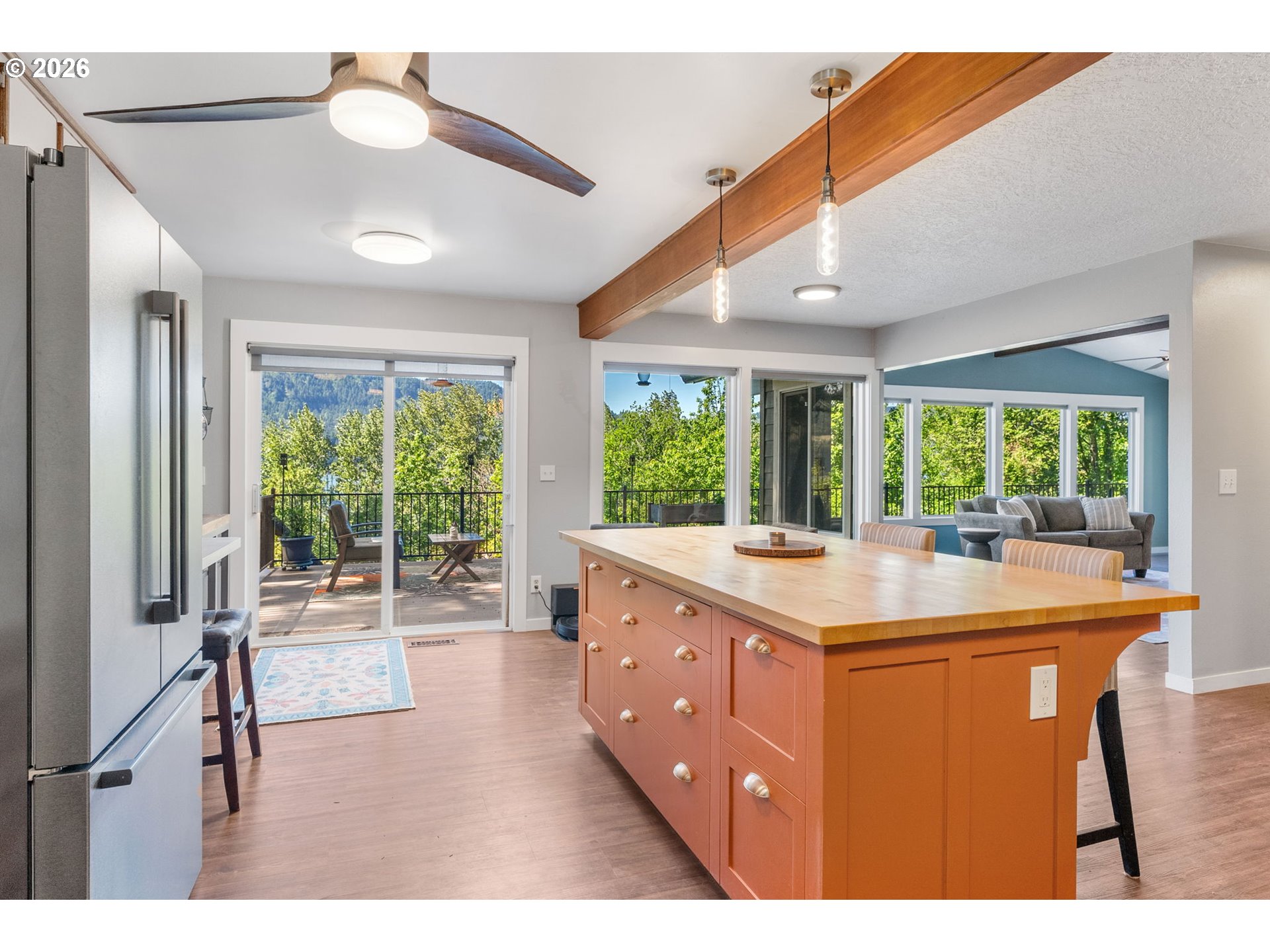 47645 E COLUMBIA RIVER HWY