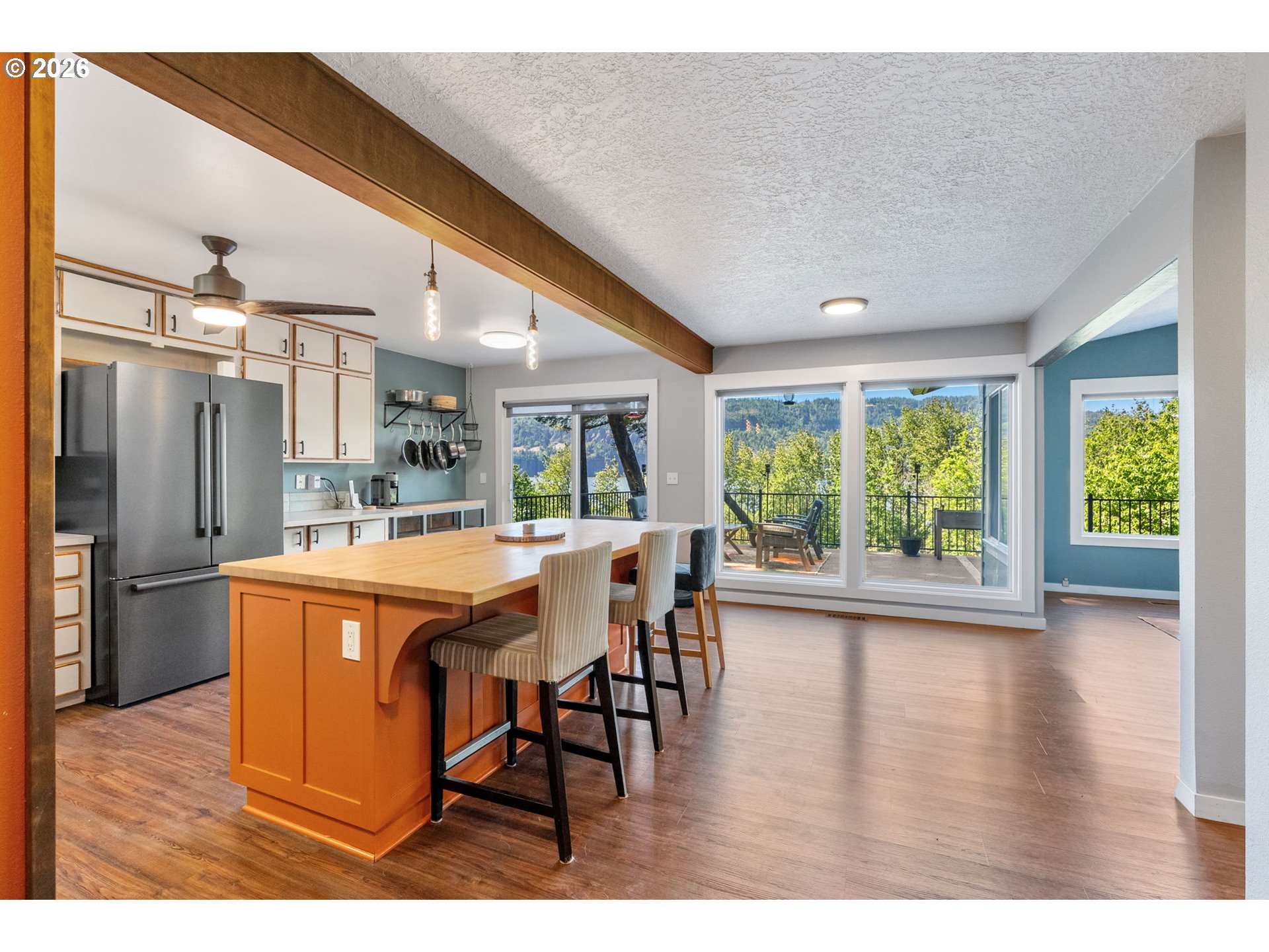 47645 E COLUMBIA RIVER HWY