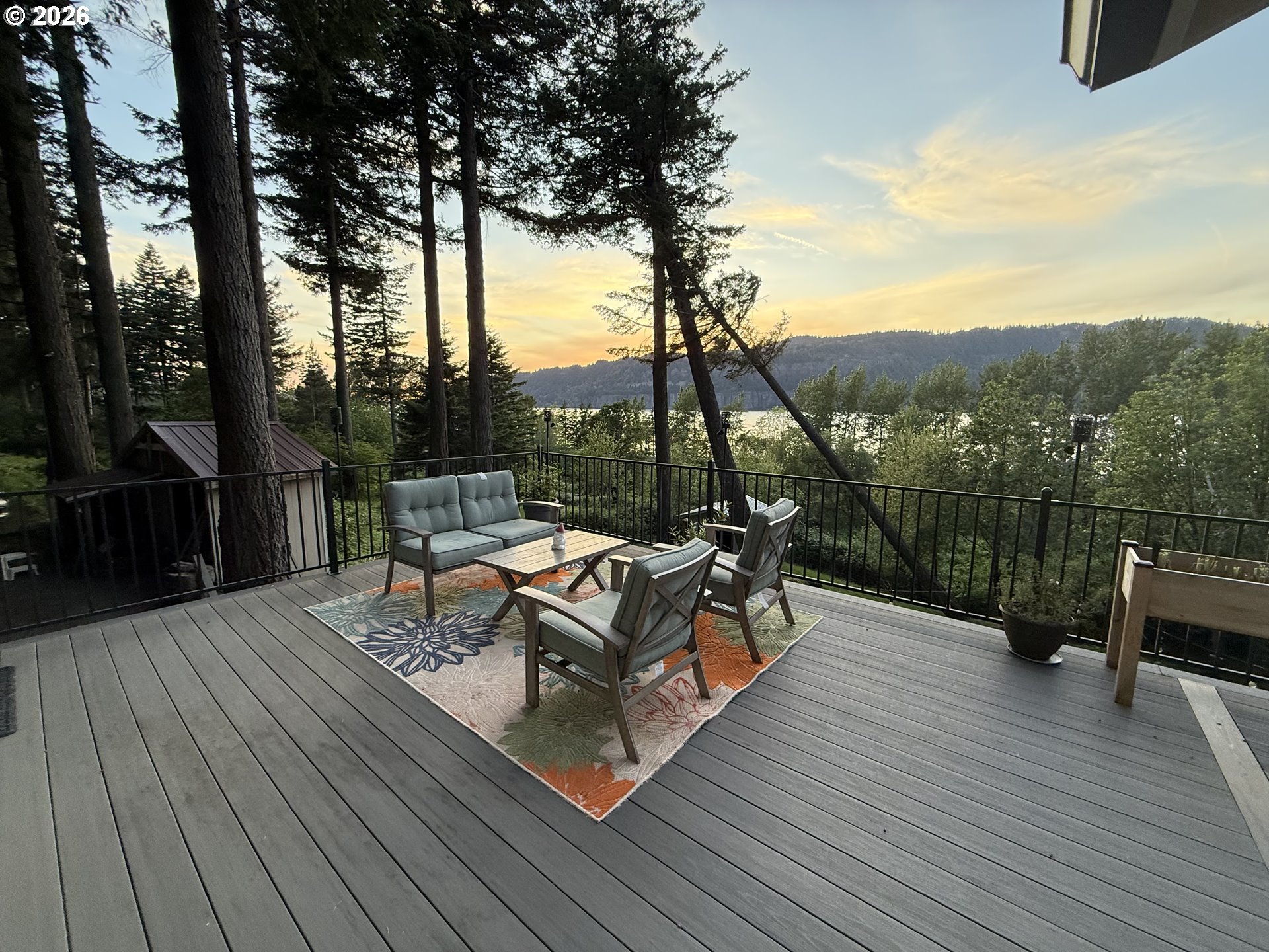 47645 E COLUMBIA RIVER HWY