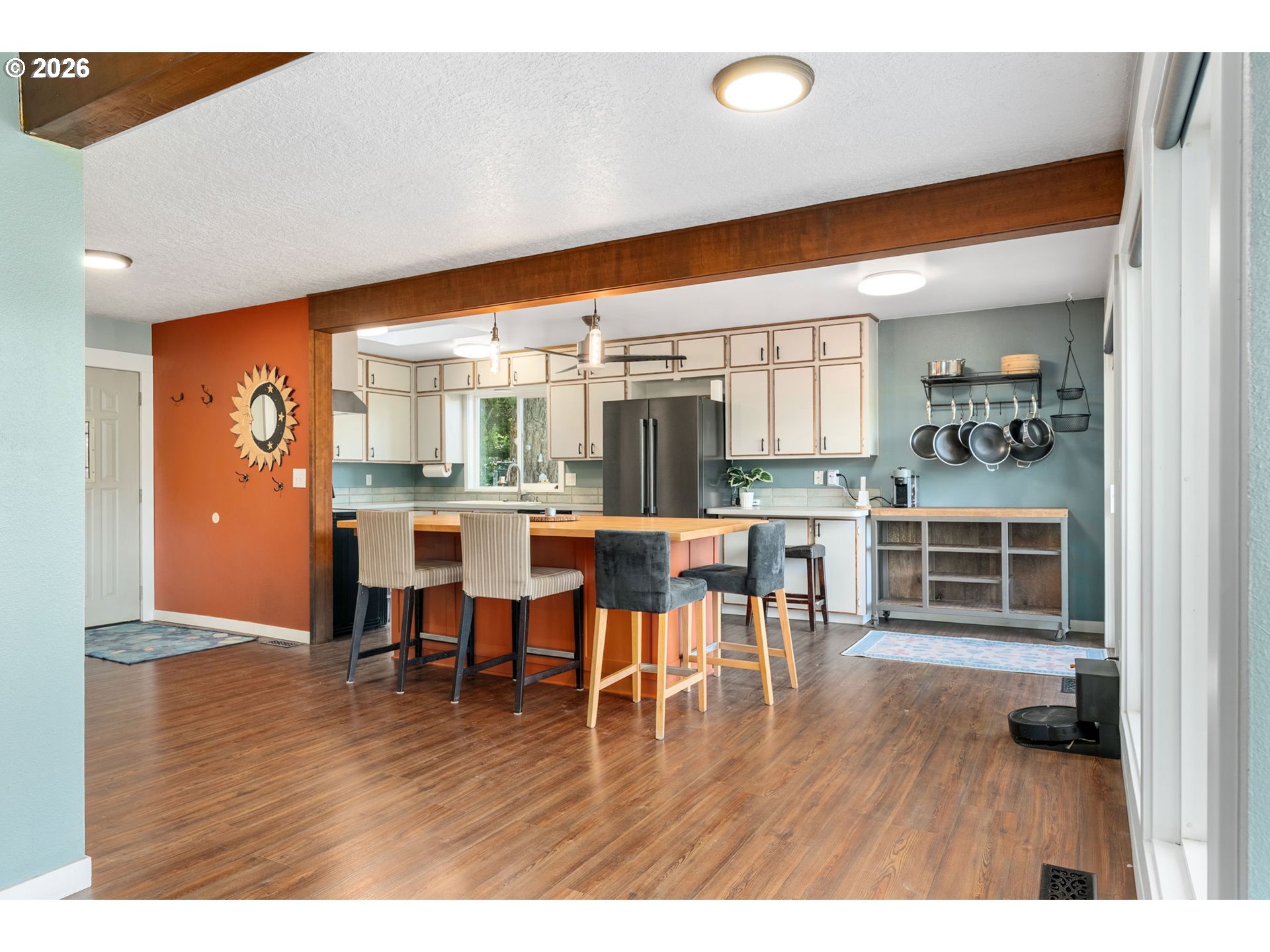 47645 E COLUMBIA RIVER HWY