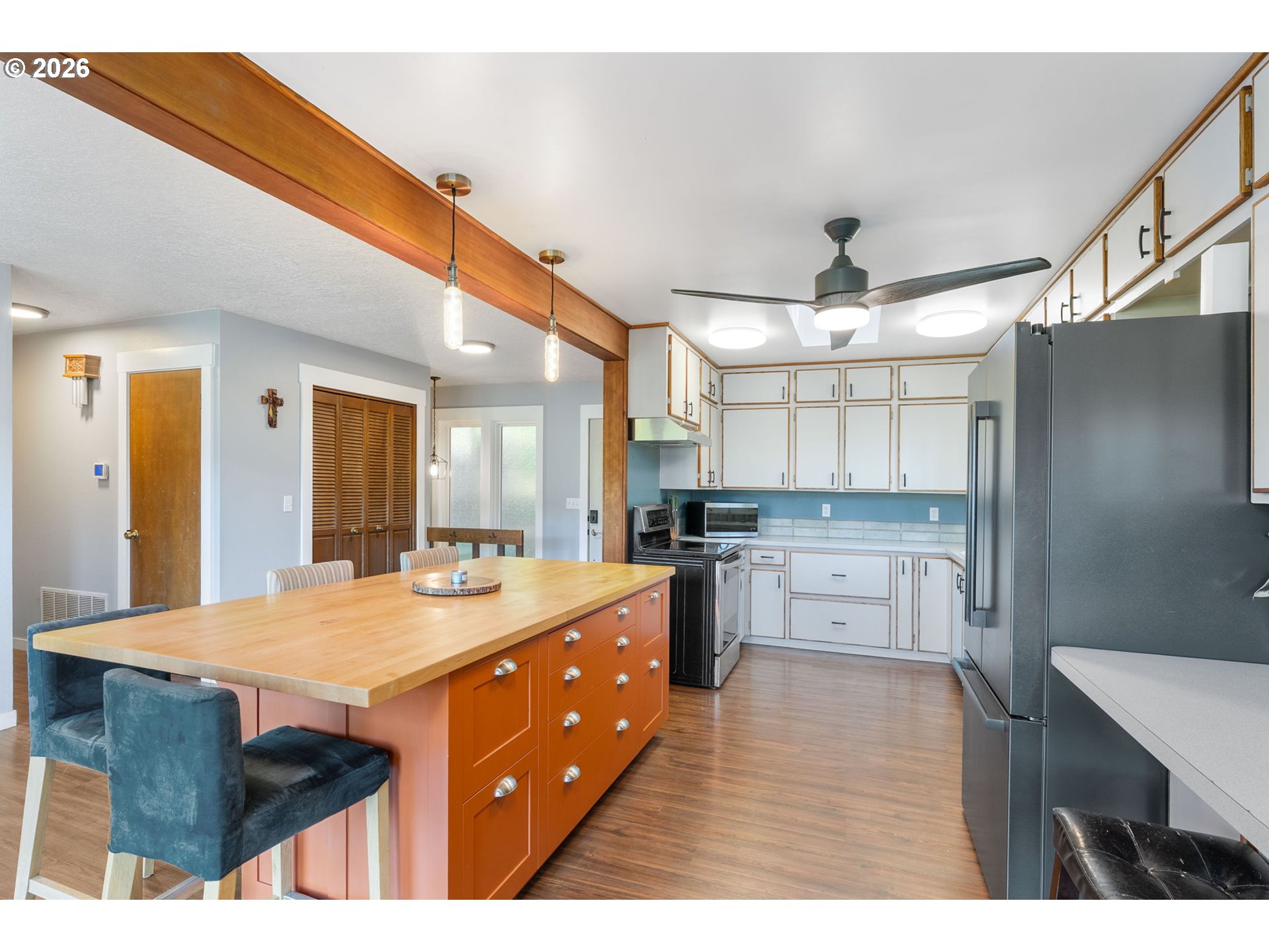 47645 E COLUMBIA RIVER HWY
