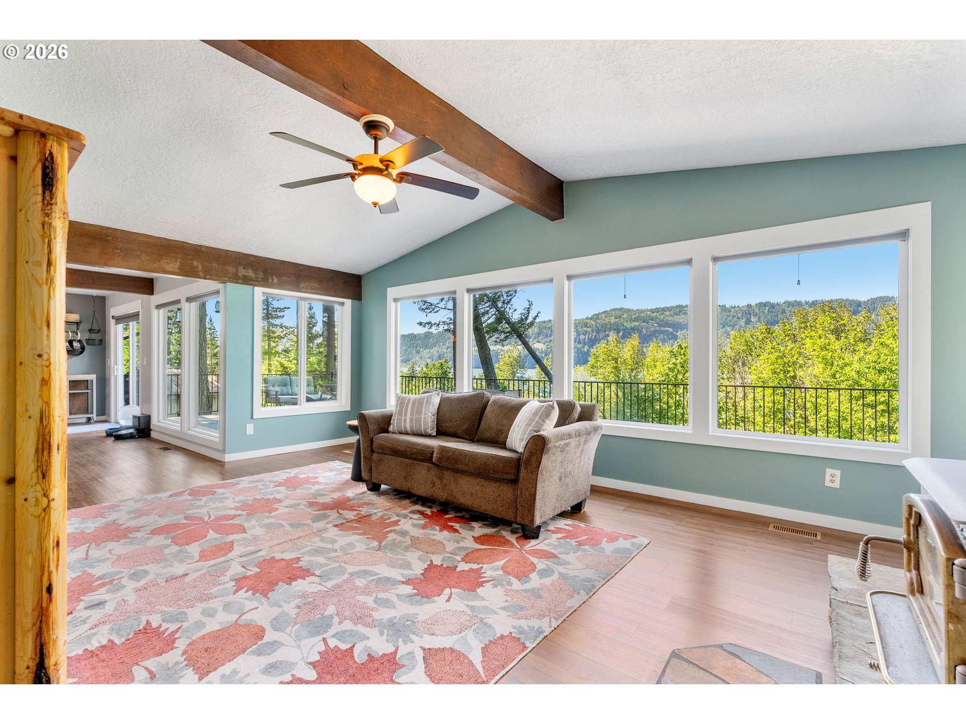 47645 E COLUMBIA RIVER HWY