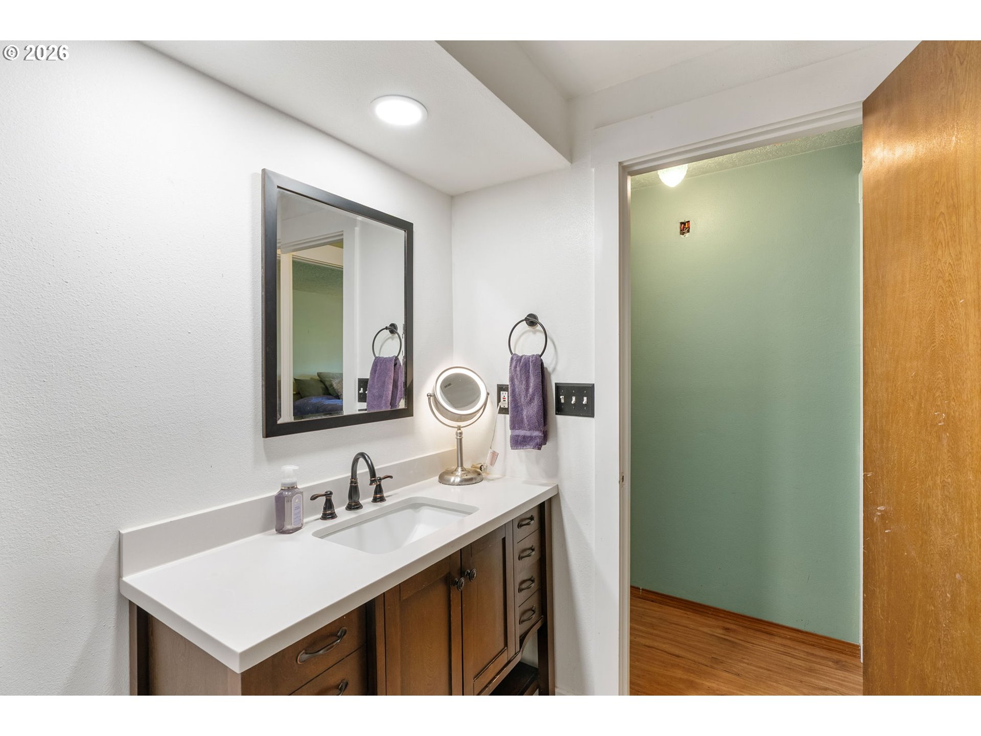 47645 E COLUMBIA RIVER HWY