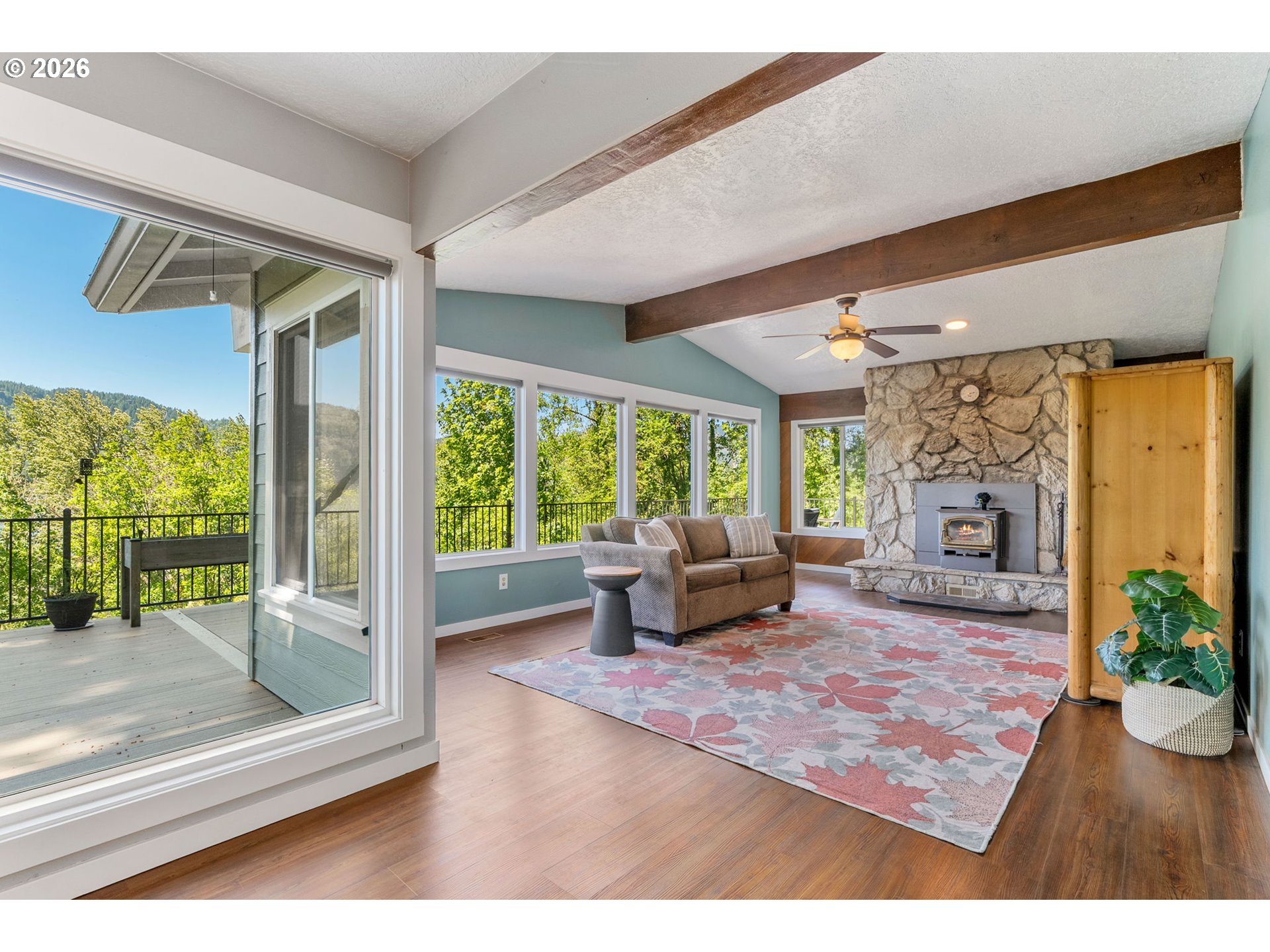 47645 E COLUMBIA RIVER HWY