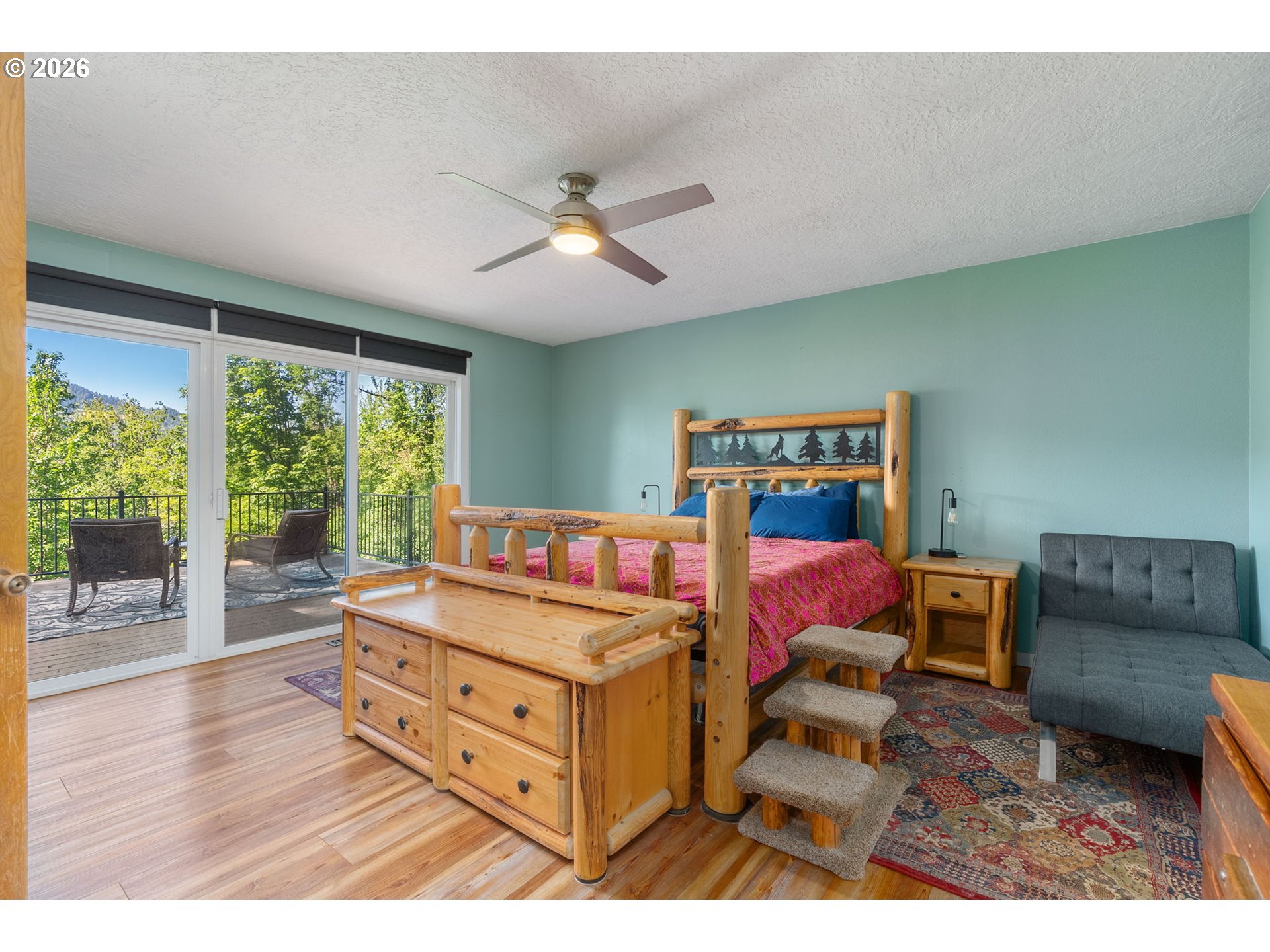 47645 E COLUMBIA RIVER HWY
