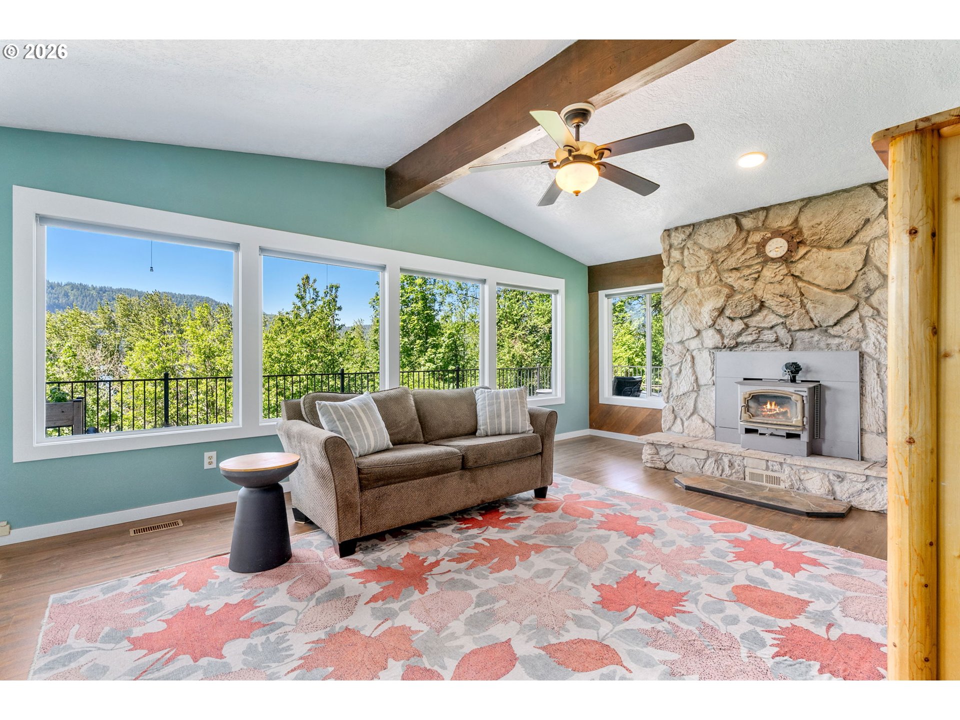 47645 E COLUMBIA RIVER HWY