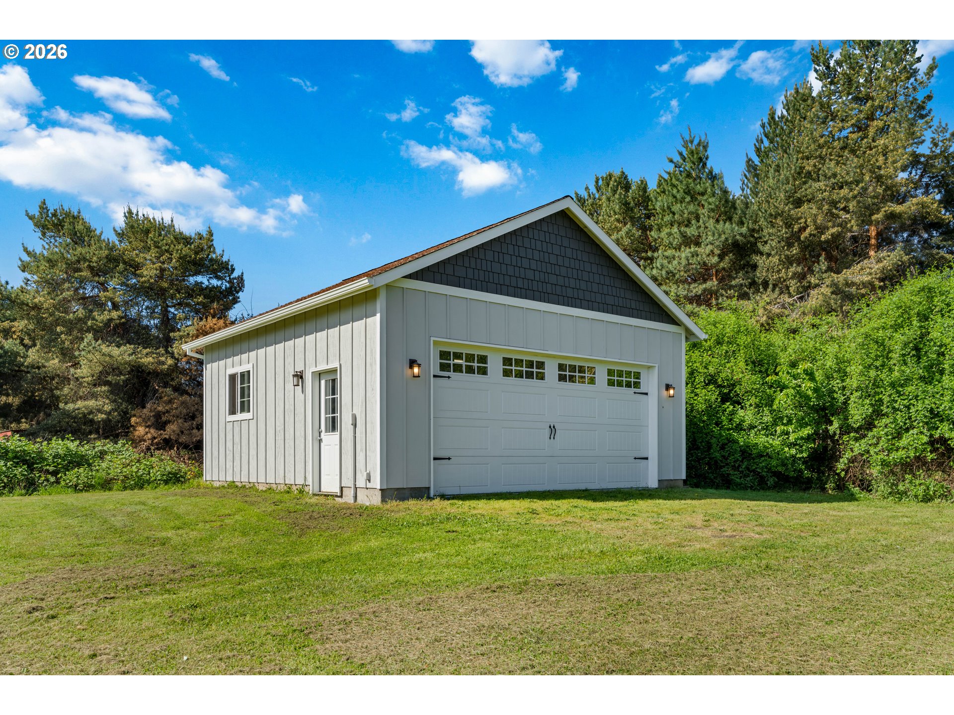 1051 CANNON DR