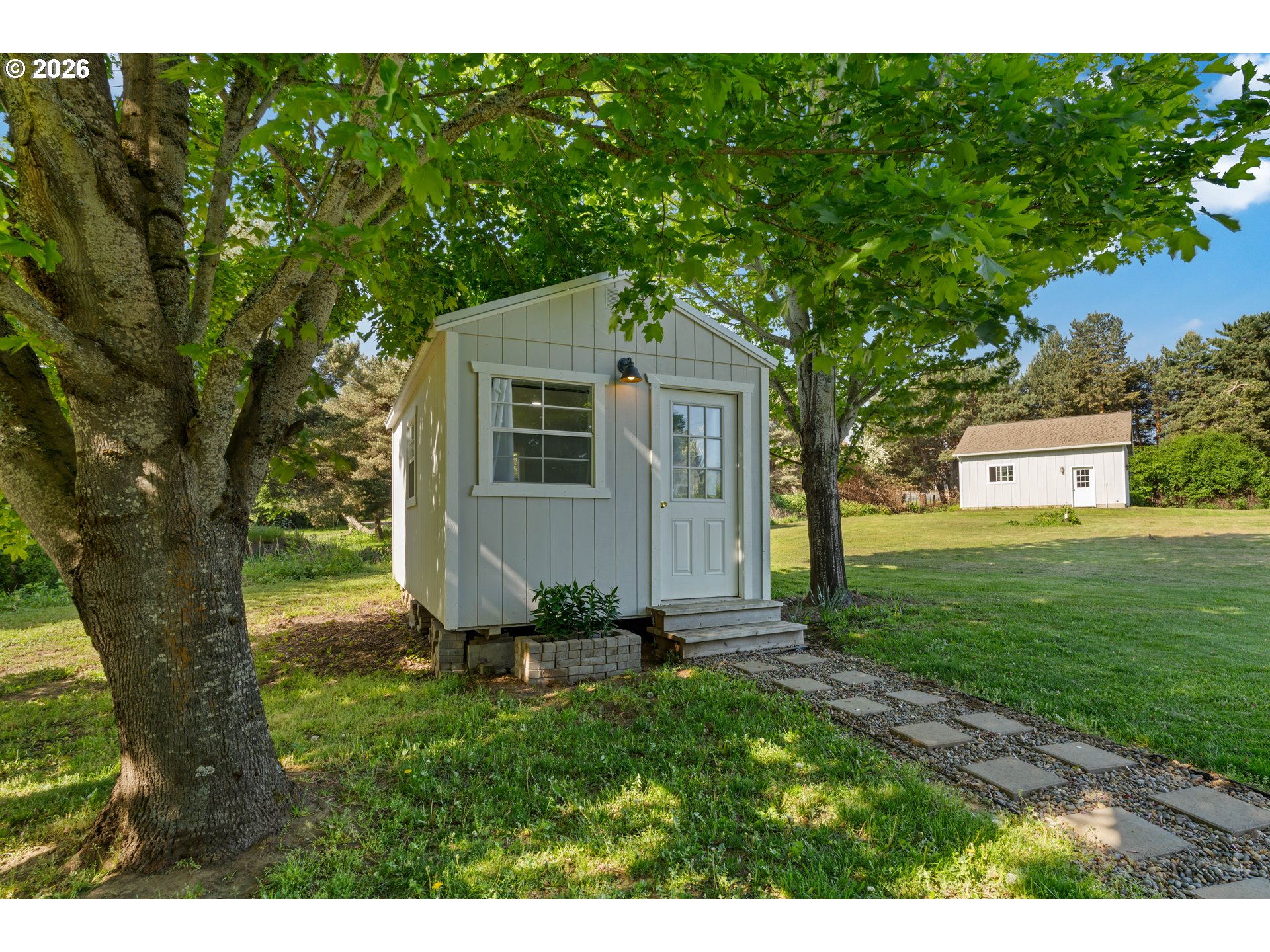 1051 CANNON DR