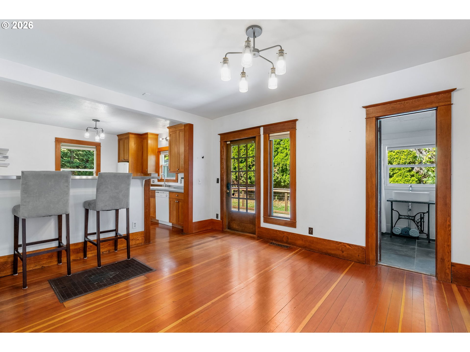 1517 COLUMBIA