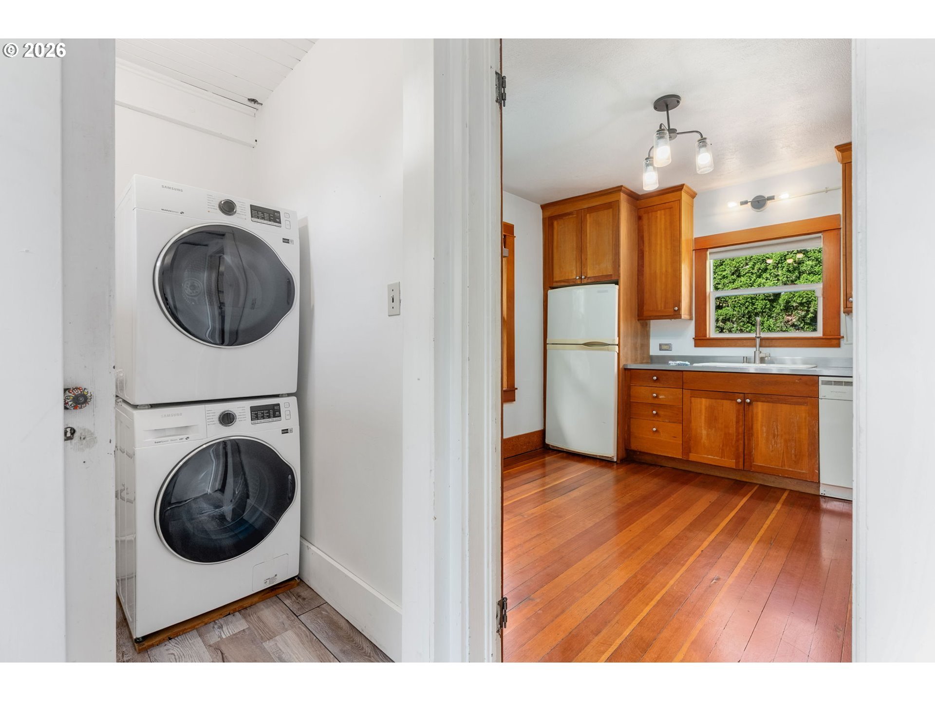 1517 COLUMBIA