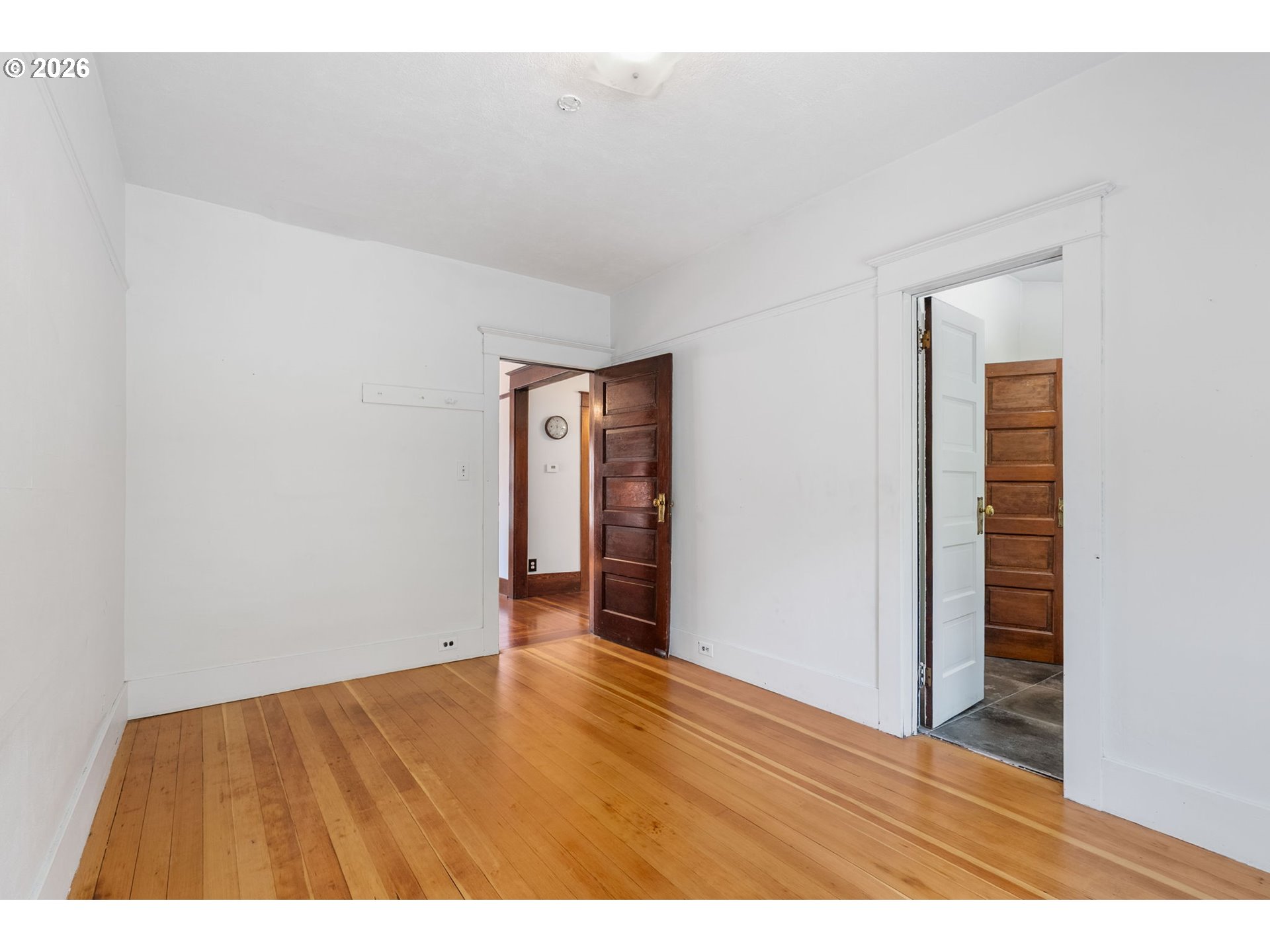 1517 COLUMBIA