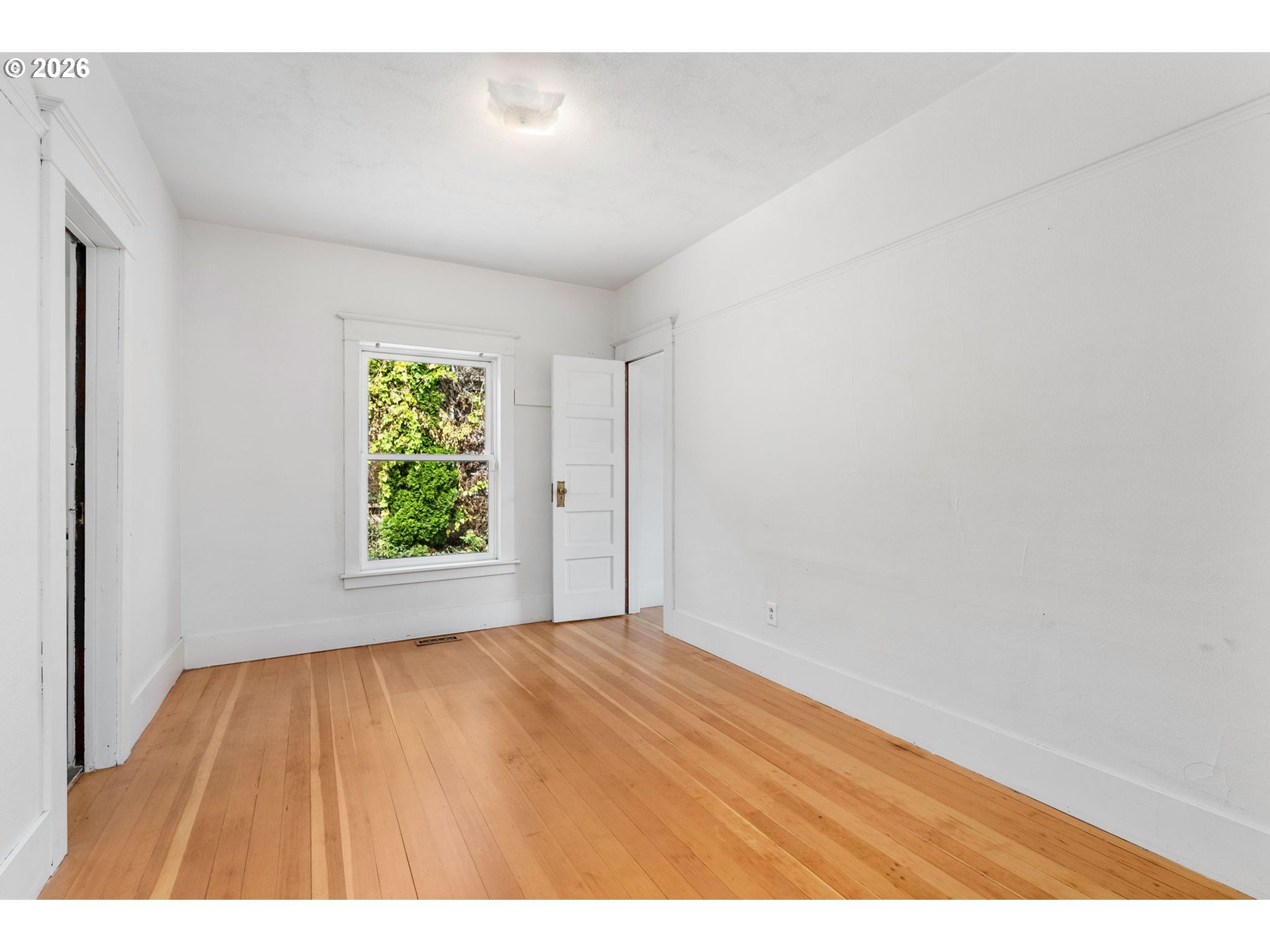 1517 COLUMBIA