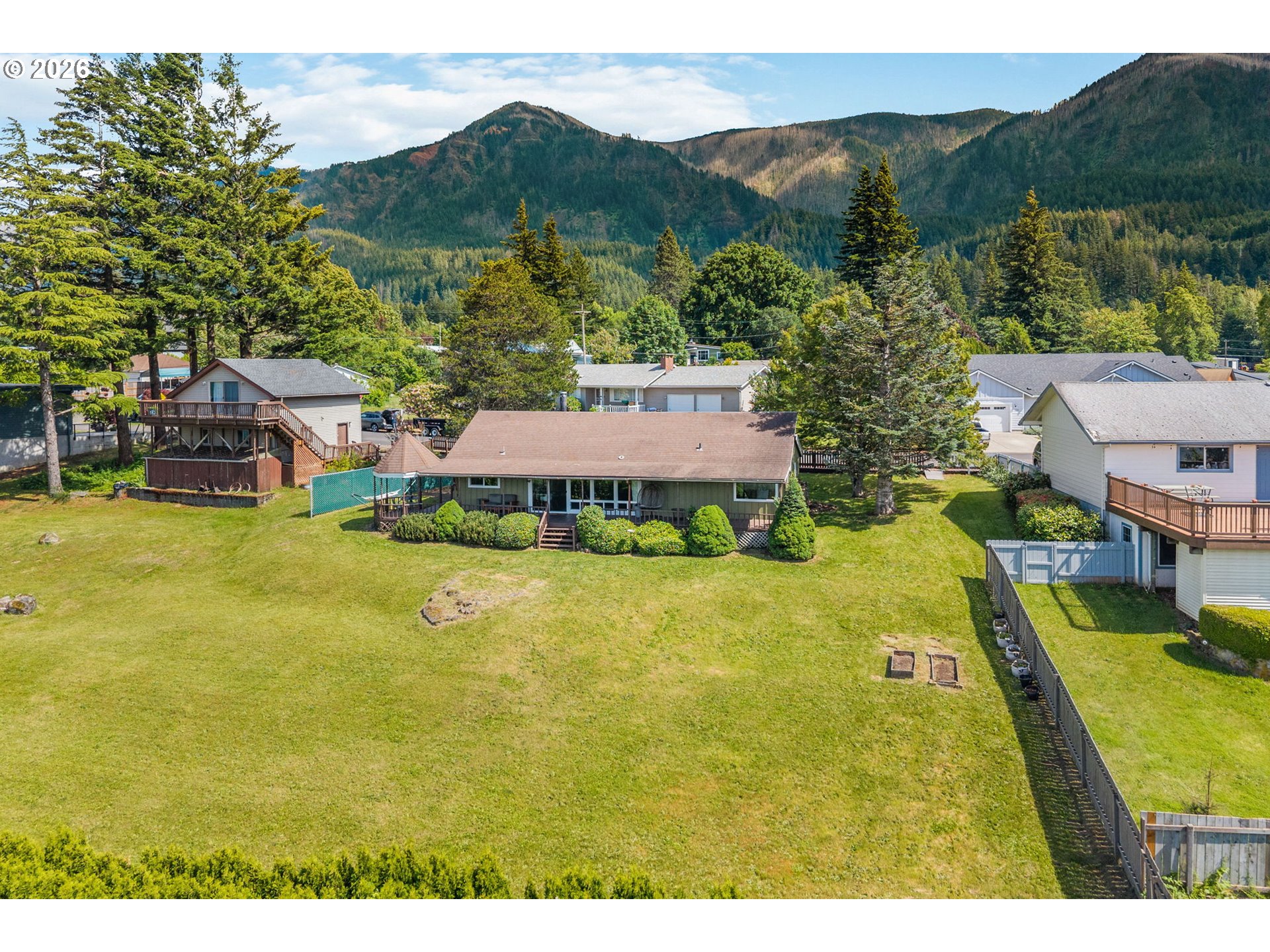 115 NE RIVERVIEW DR