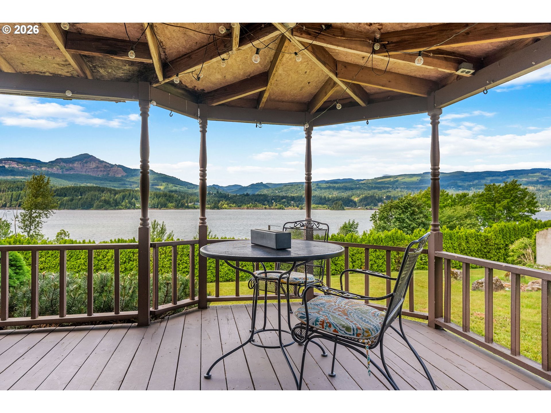 115 NE RIVERVIEW DR