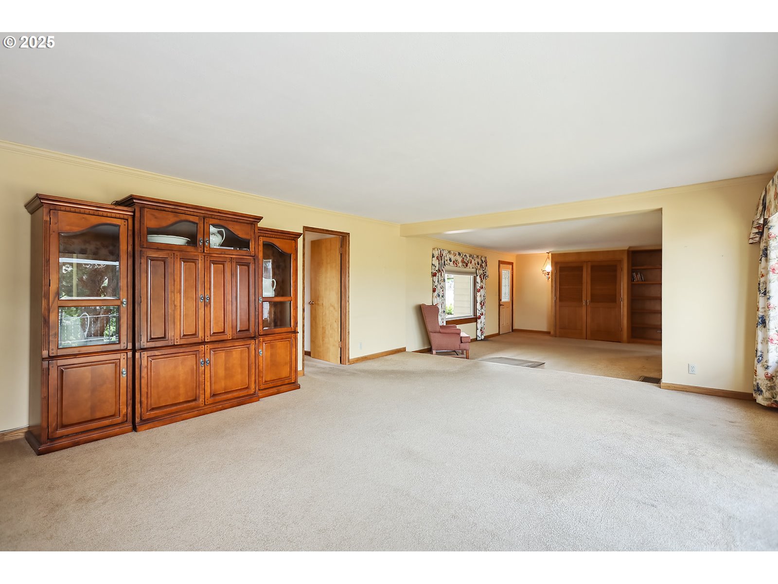 412 LLOYD AVE