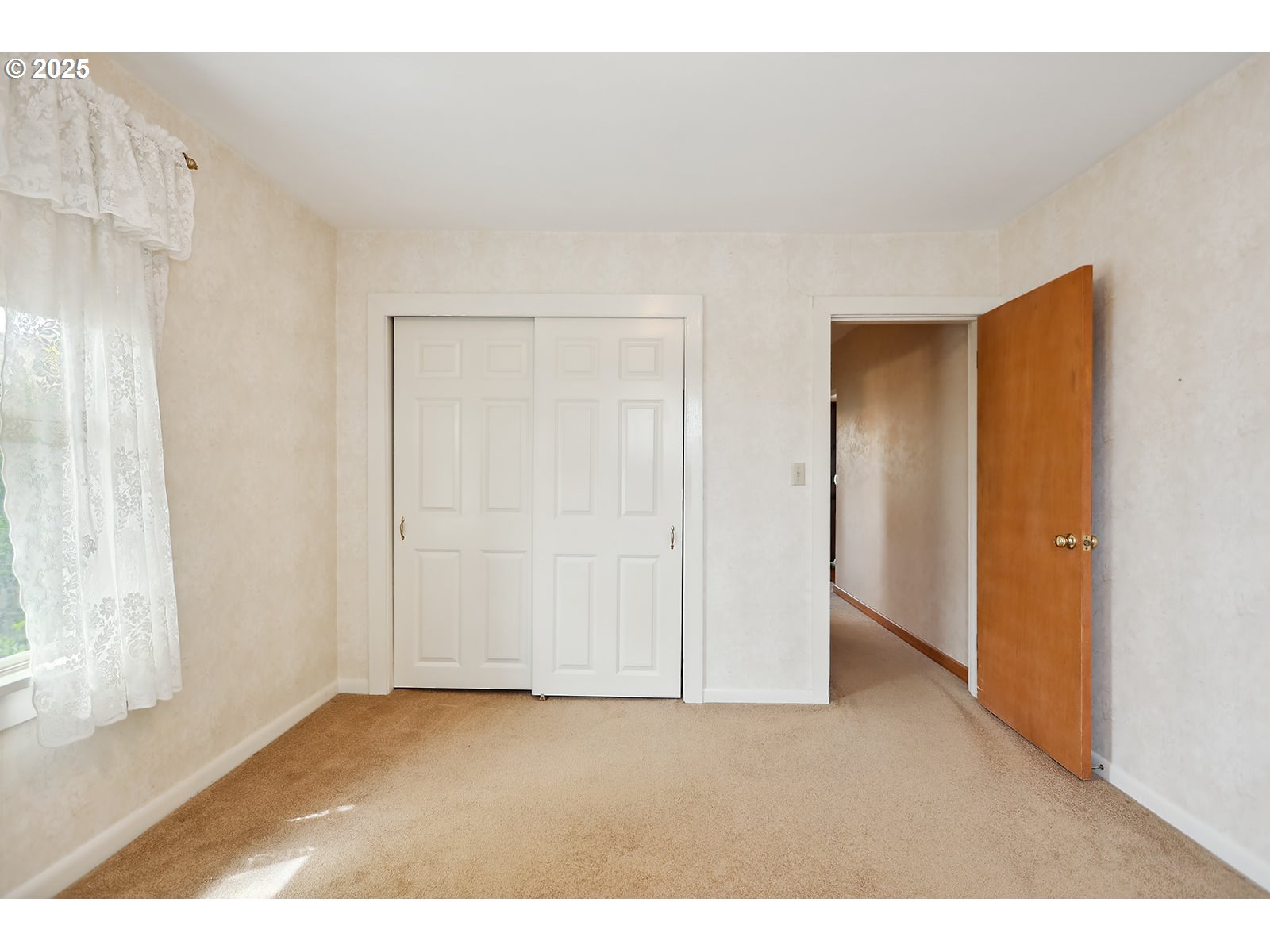 412 LLOYD AVE
