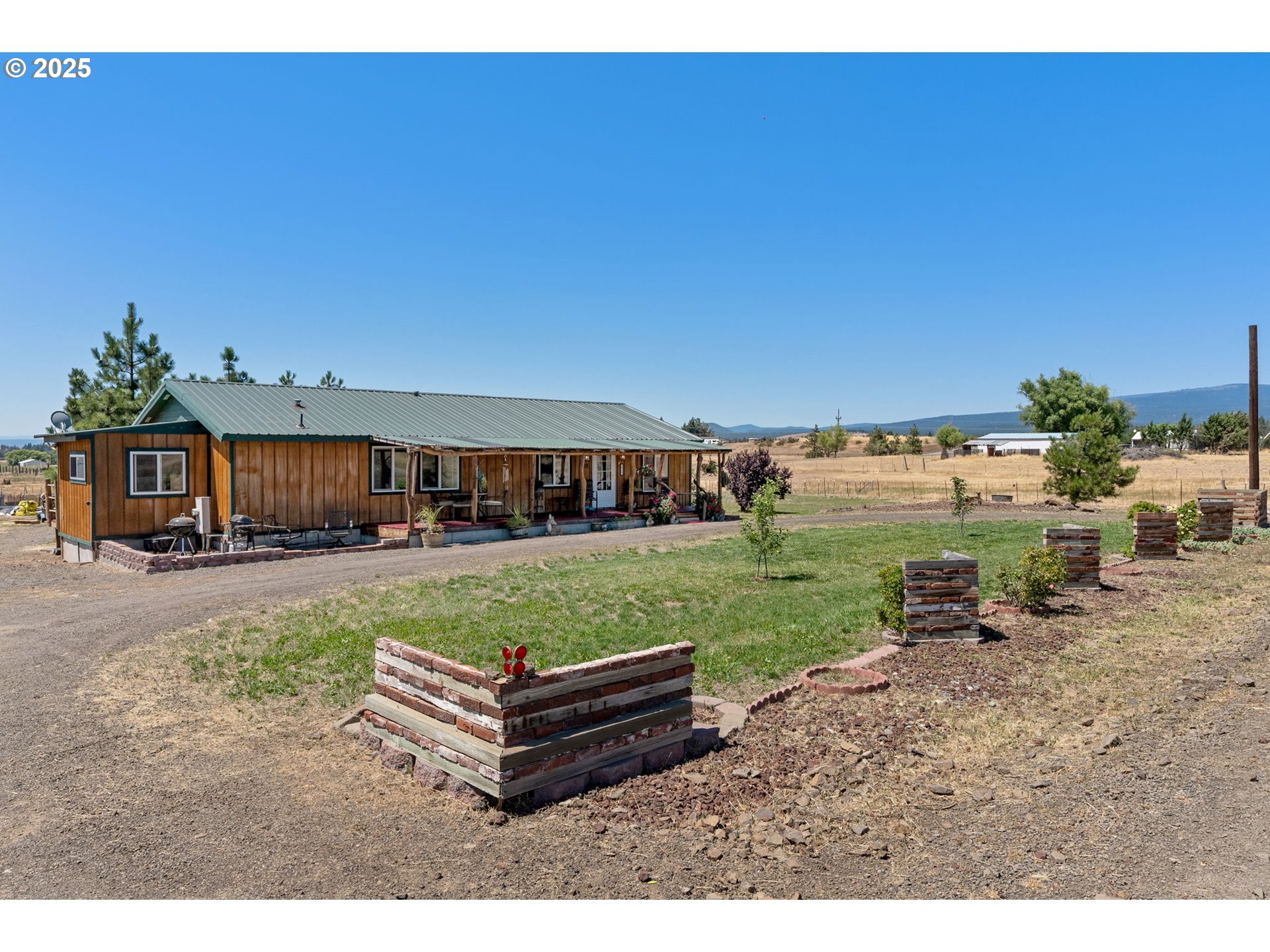 115 SUNSET DR
