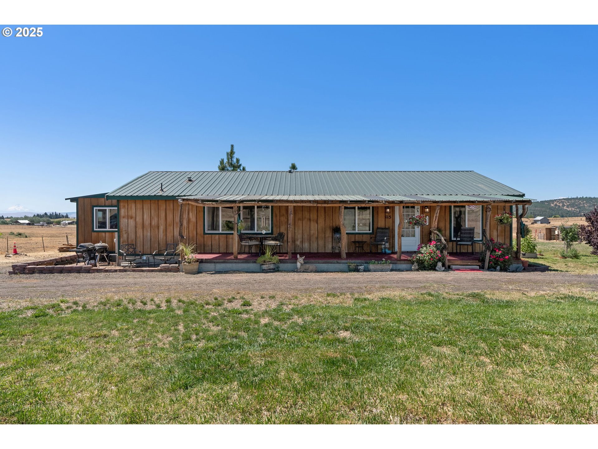 115 SUNSET DR