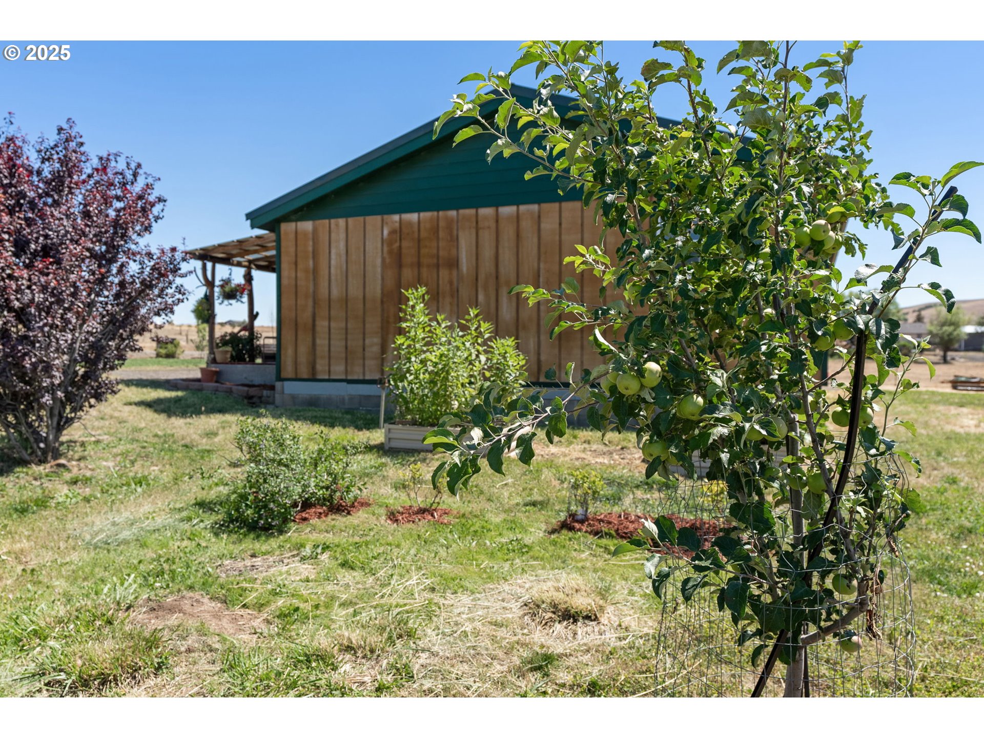 115 SUNSET DR