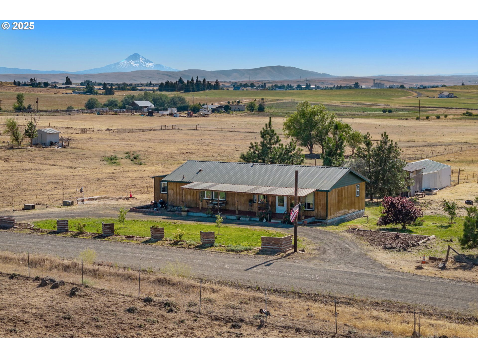 115 SUNSET DR