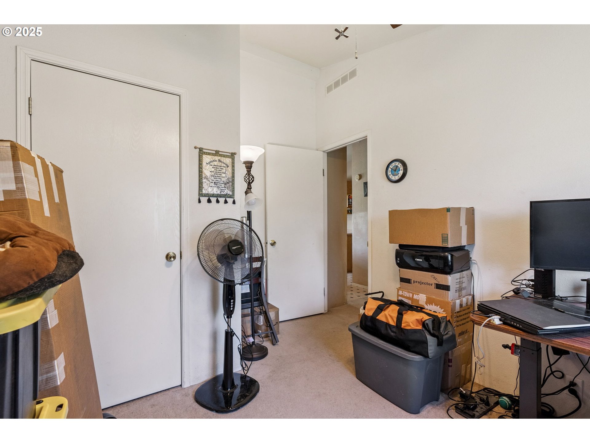 115 SUNSET DR