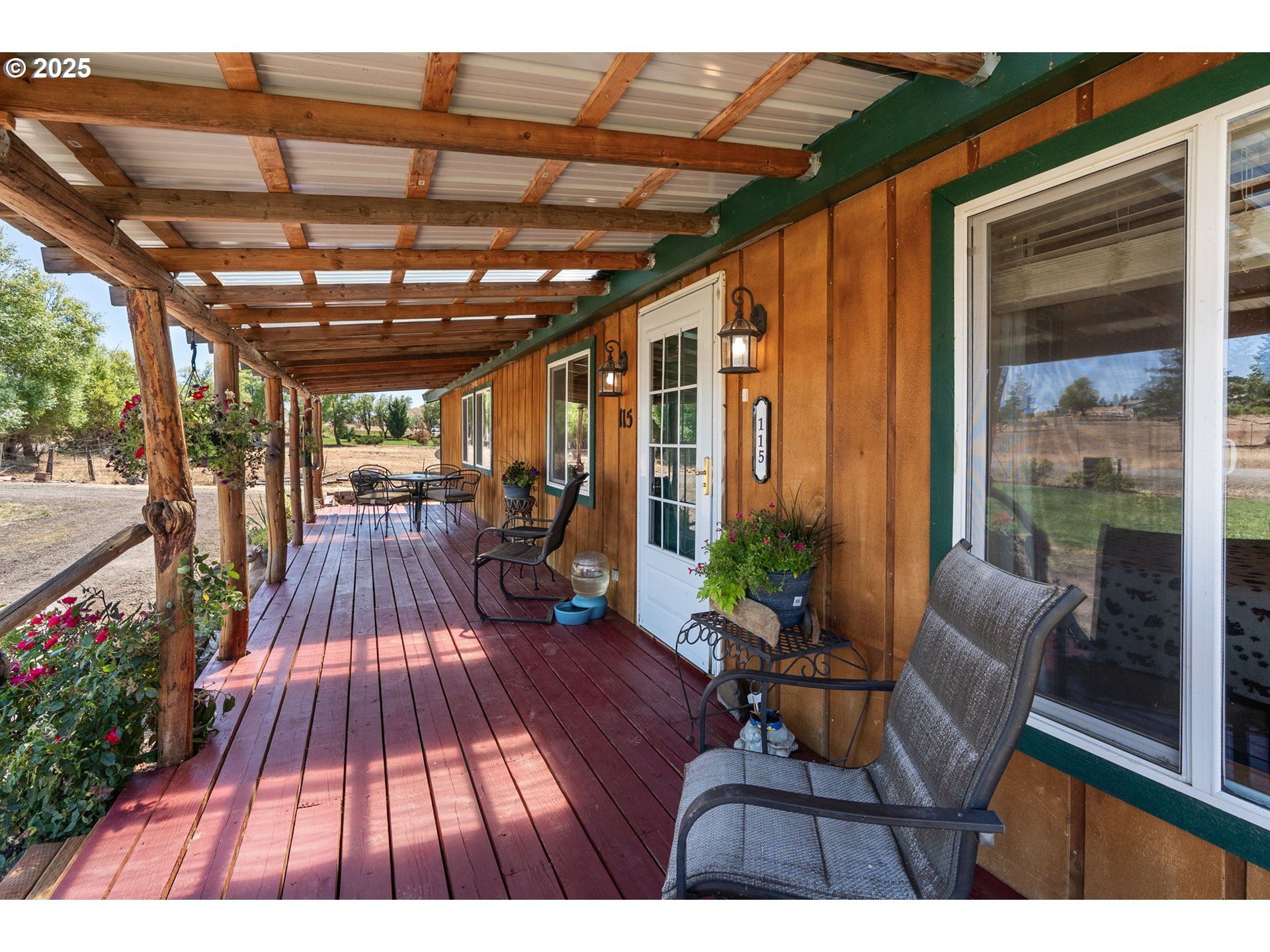 115 SUNSET DR