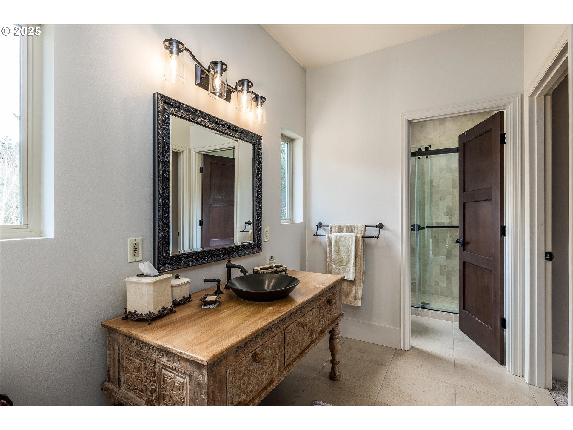 325 RIO VISTA DR