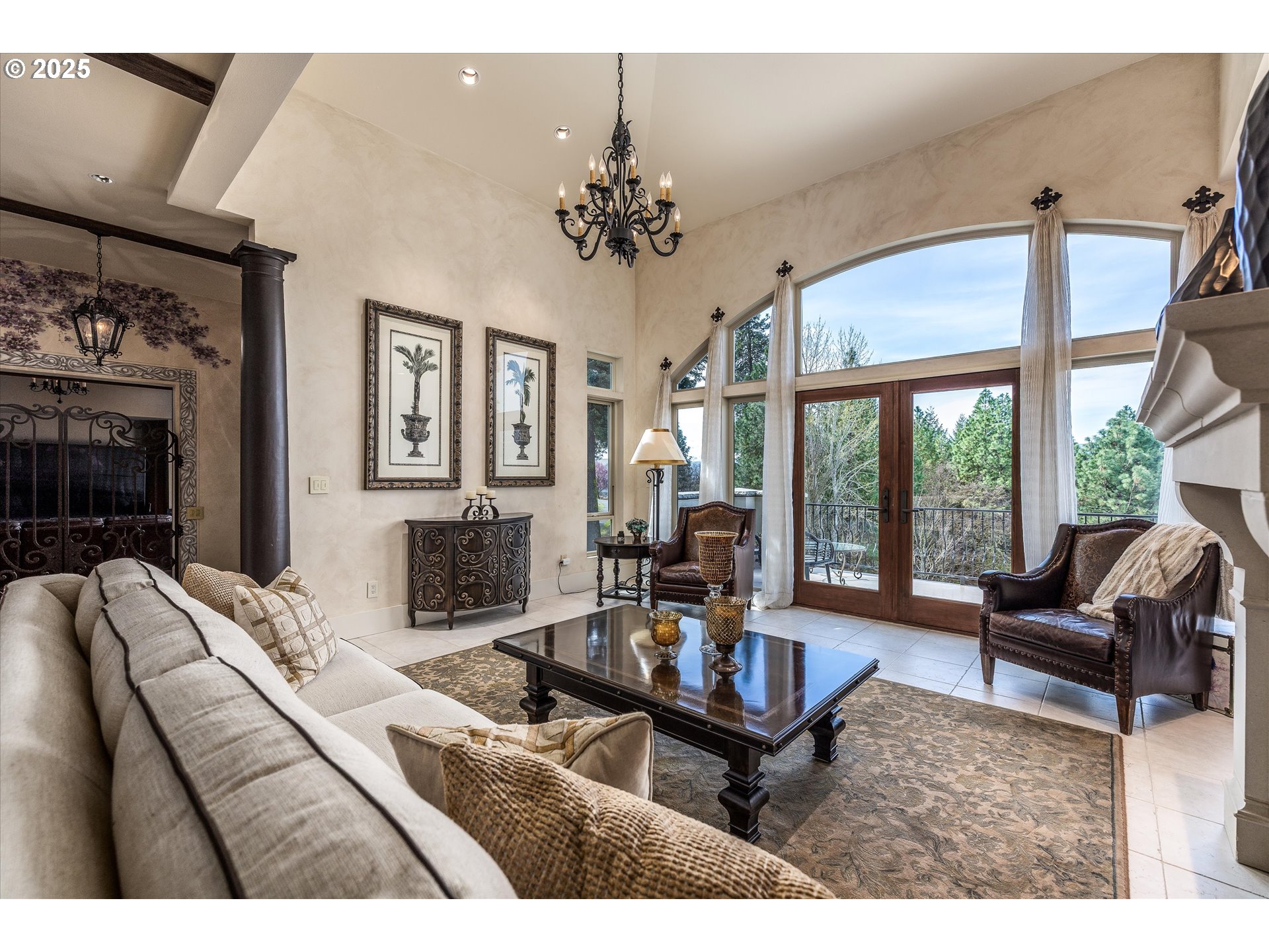 325 RIO VISTA DR