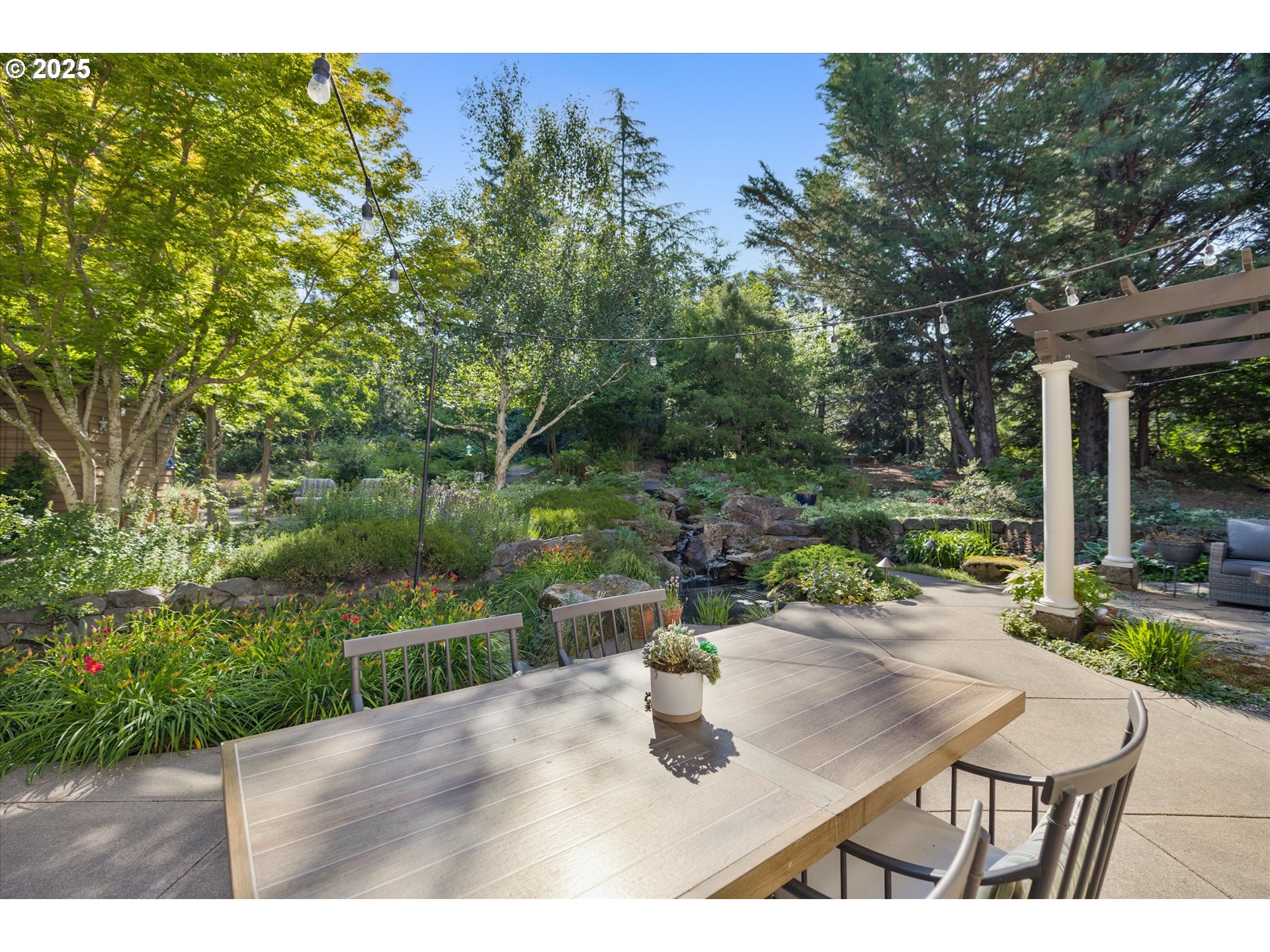 325 RIO VISTA DR