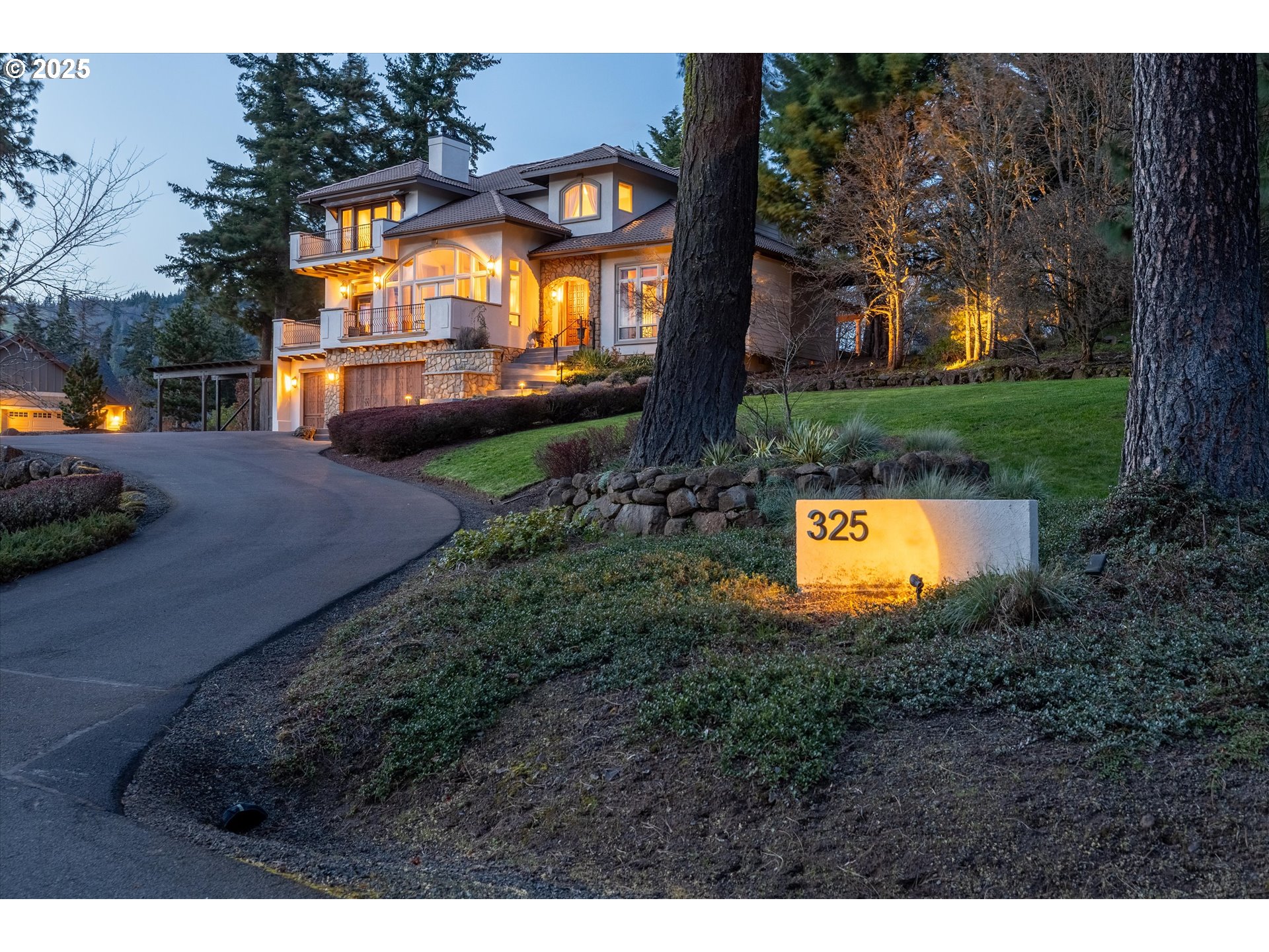 325 RIO VISTA DR