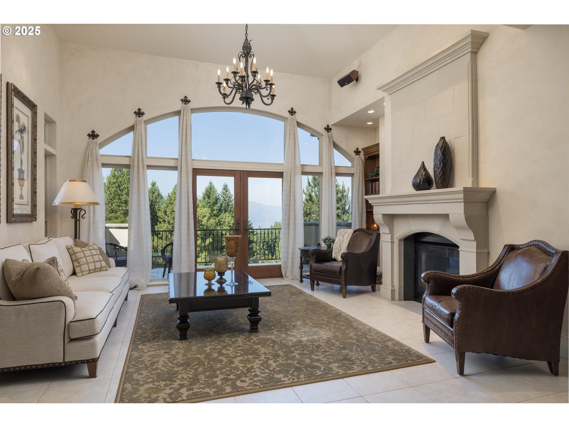 325 RIO VISTA DR