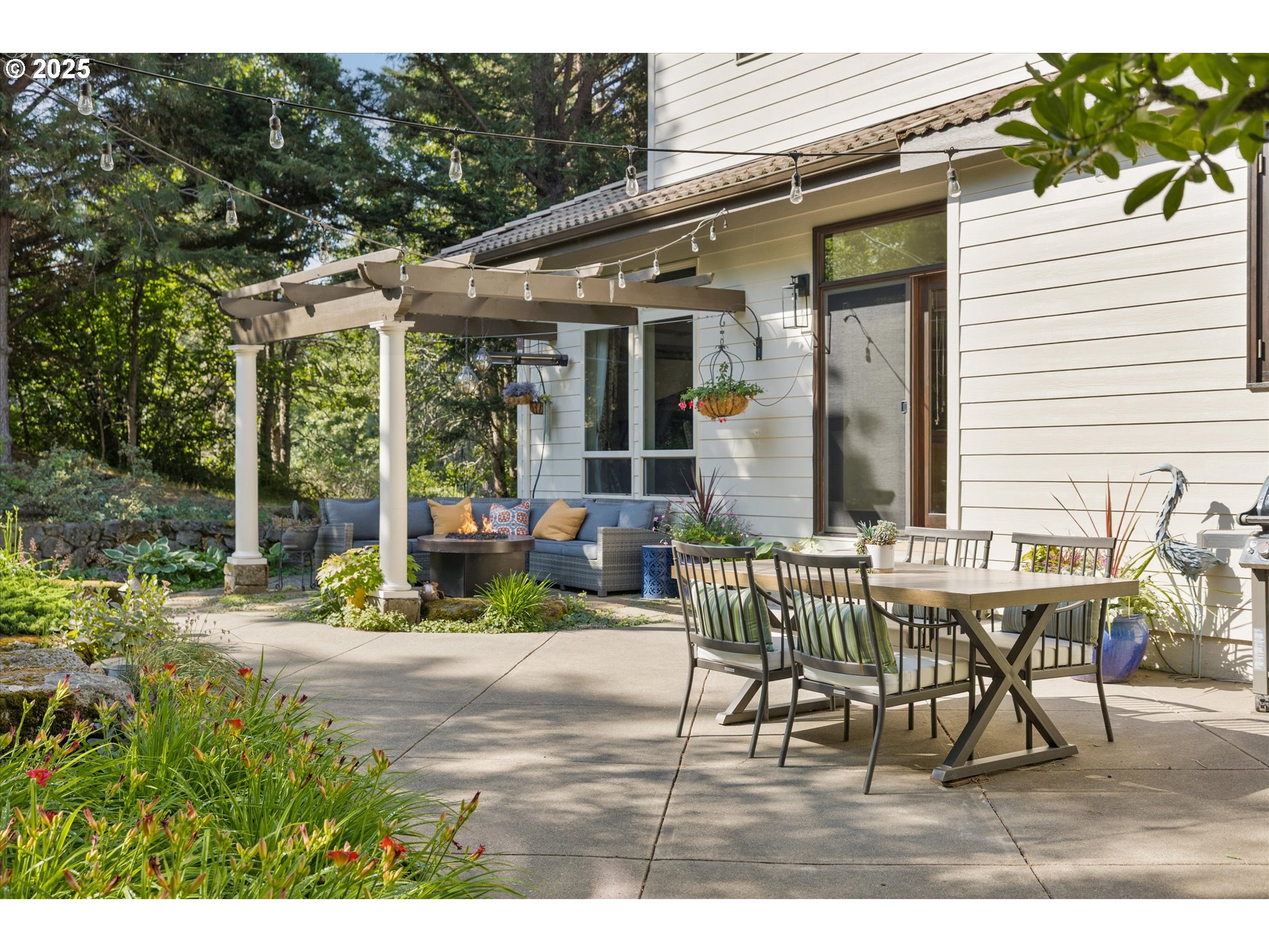 325 RIO VISTA DR