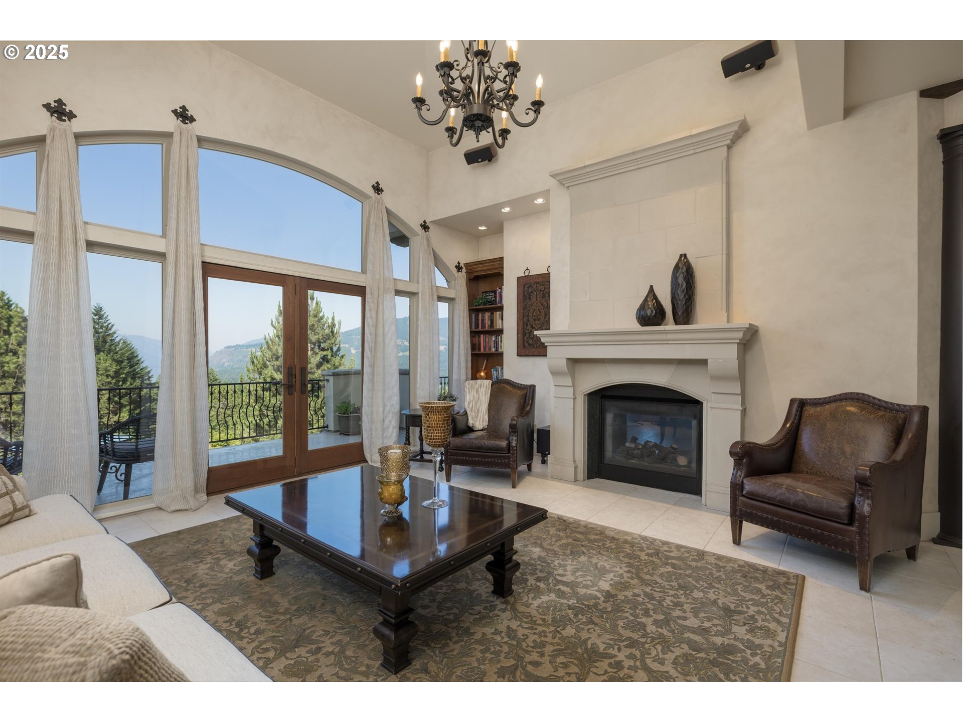 325 RIO VISTA DR