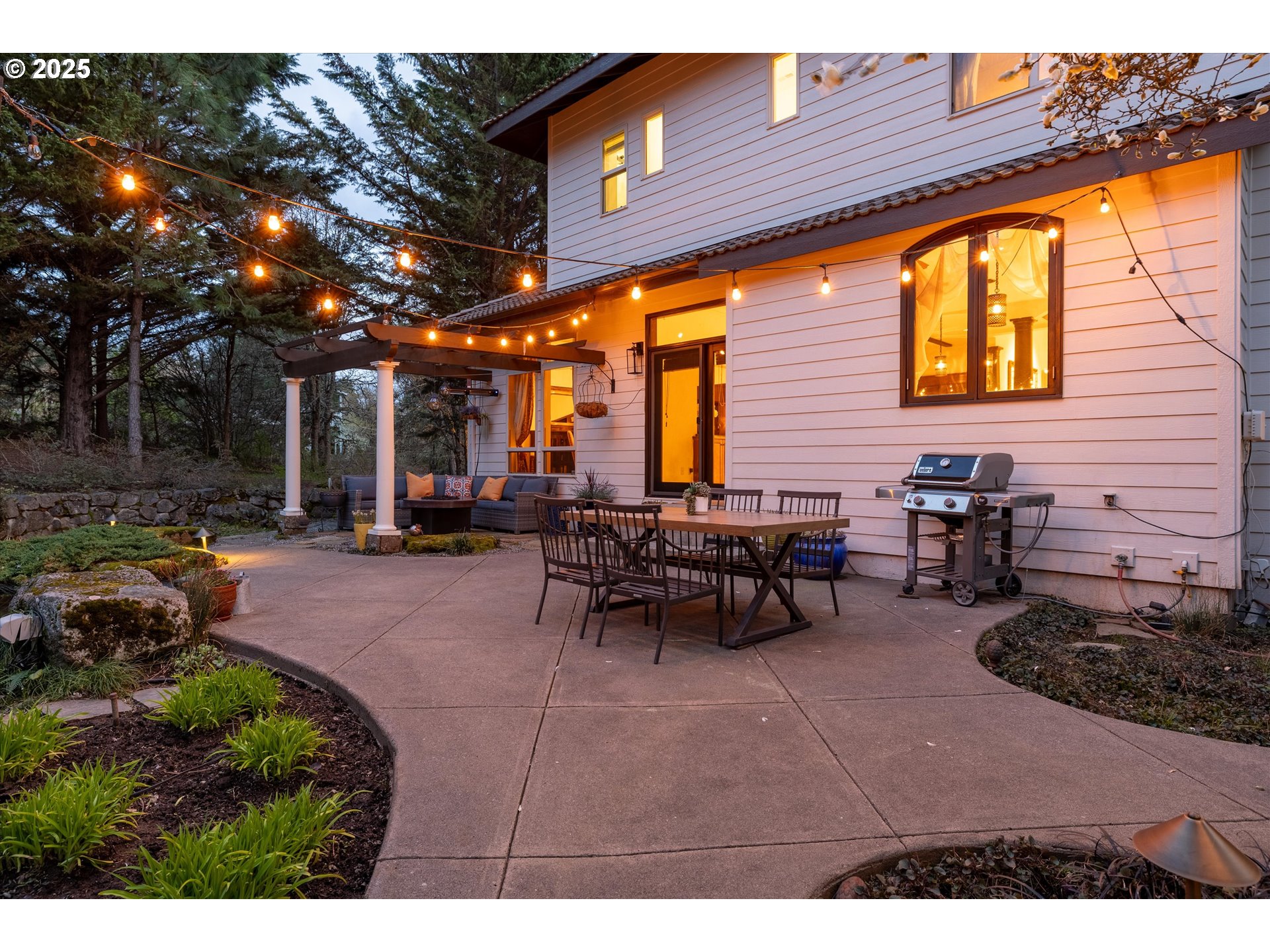 325 RIO VISTA DR