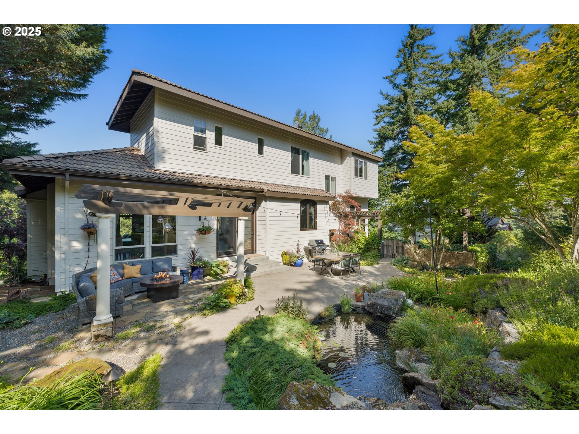 325 RIO VISTA DR