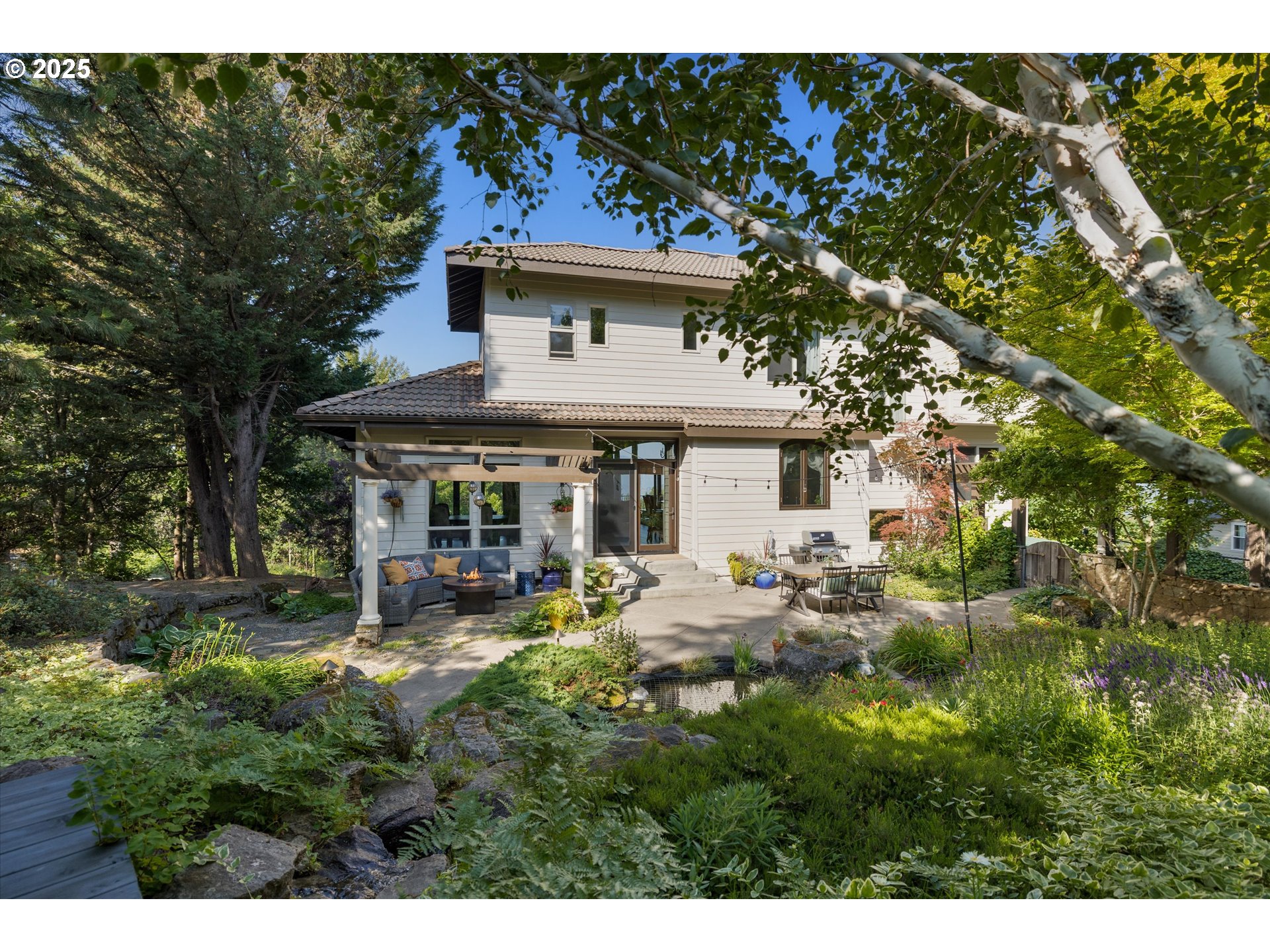 325 RIO VISTA DR