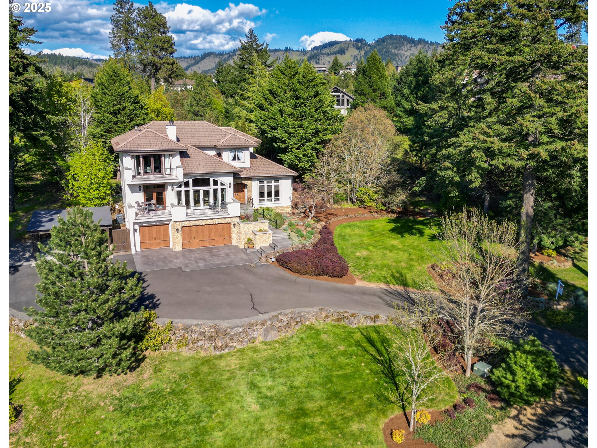 325 RIO VISTA DR