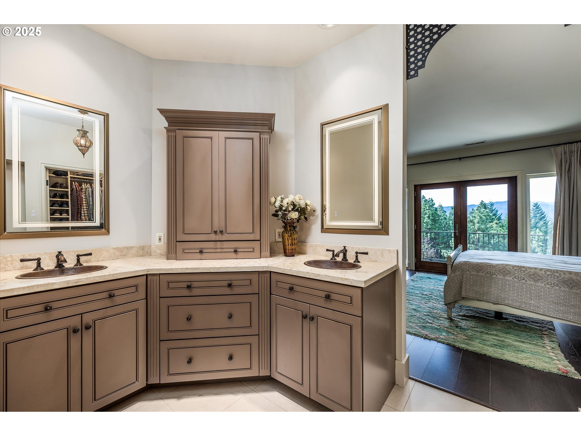 325 RIO VISTA DR
