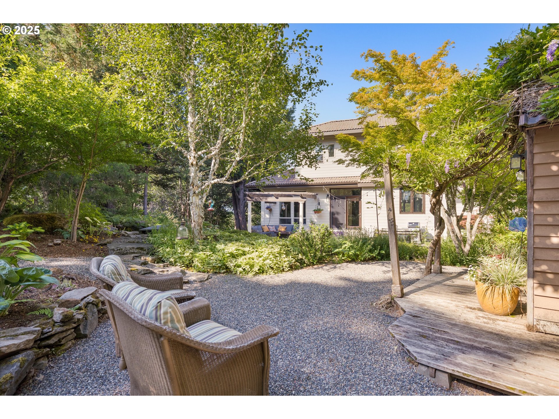 325 RIO VISTA DR