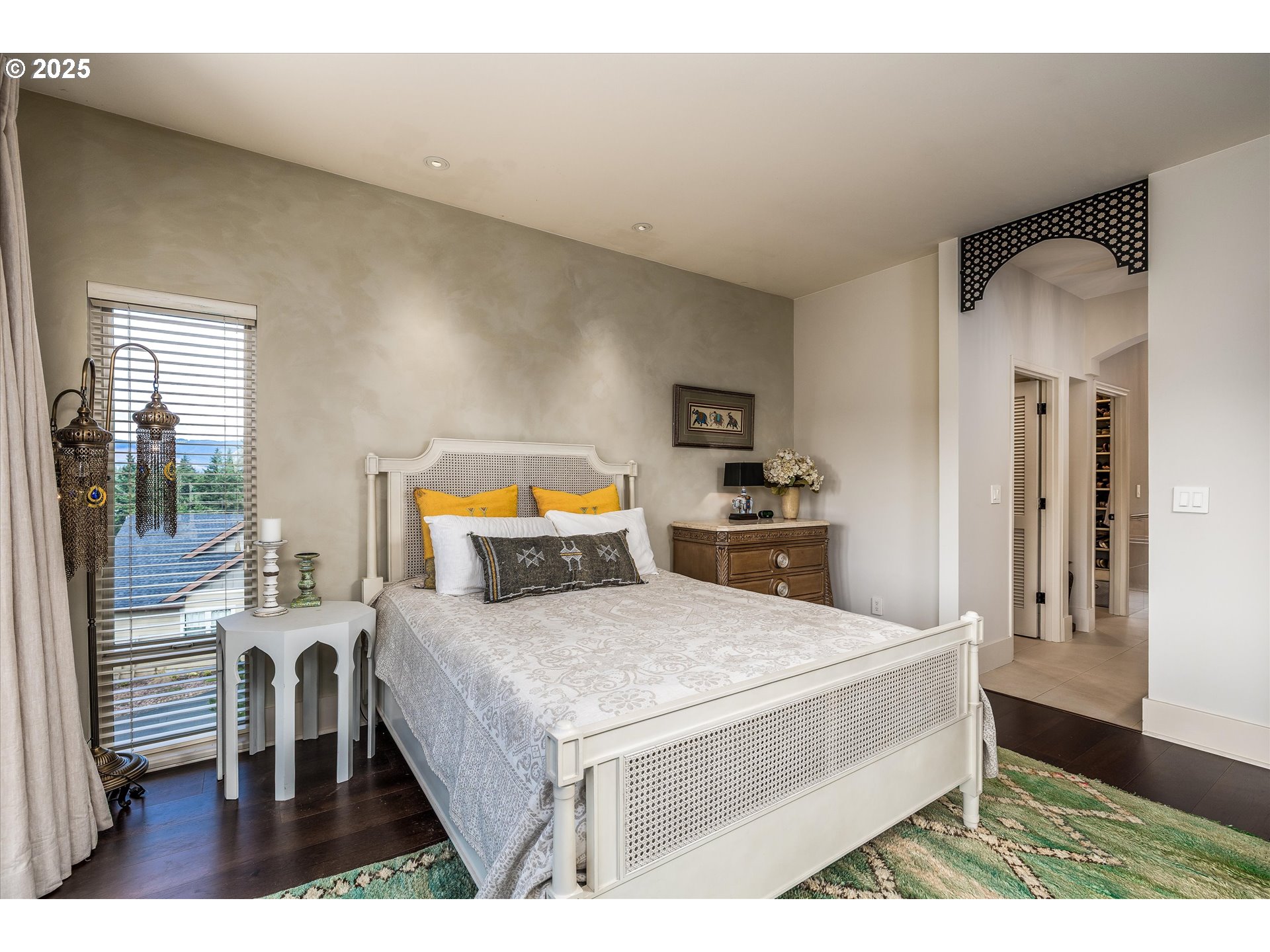 325 RIO VISTA DR