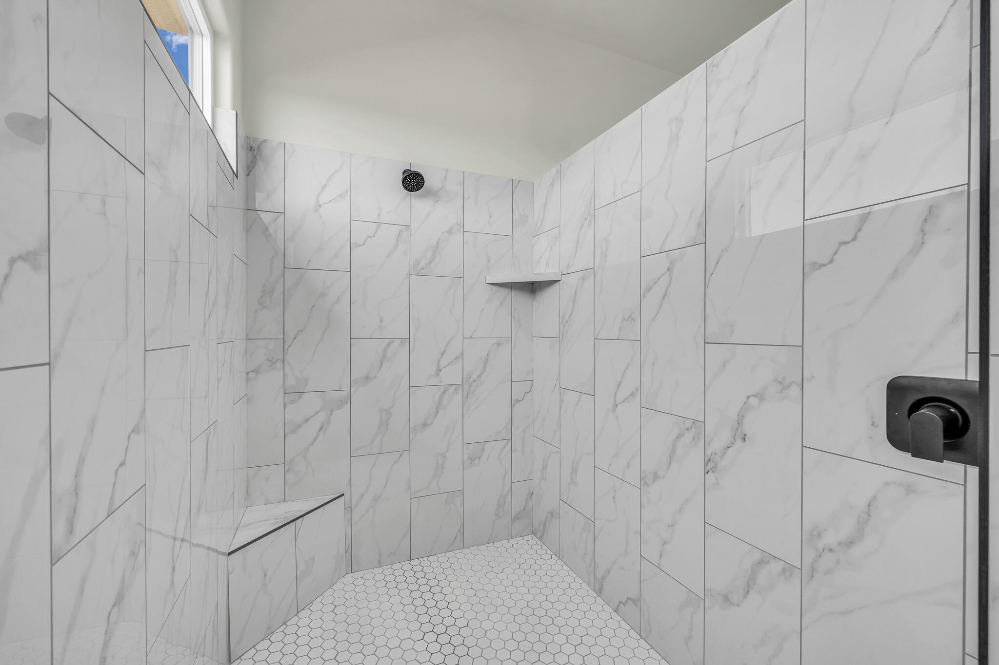 1332 E Mountain Ridge DR