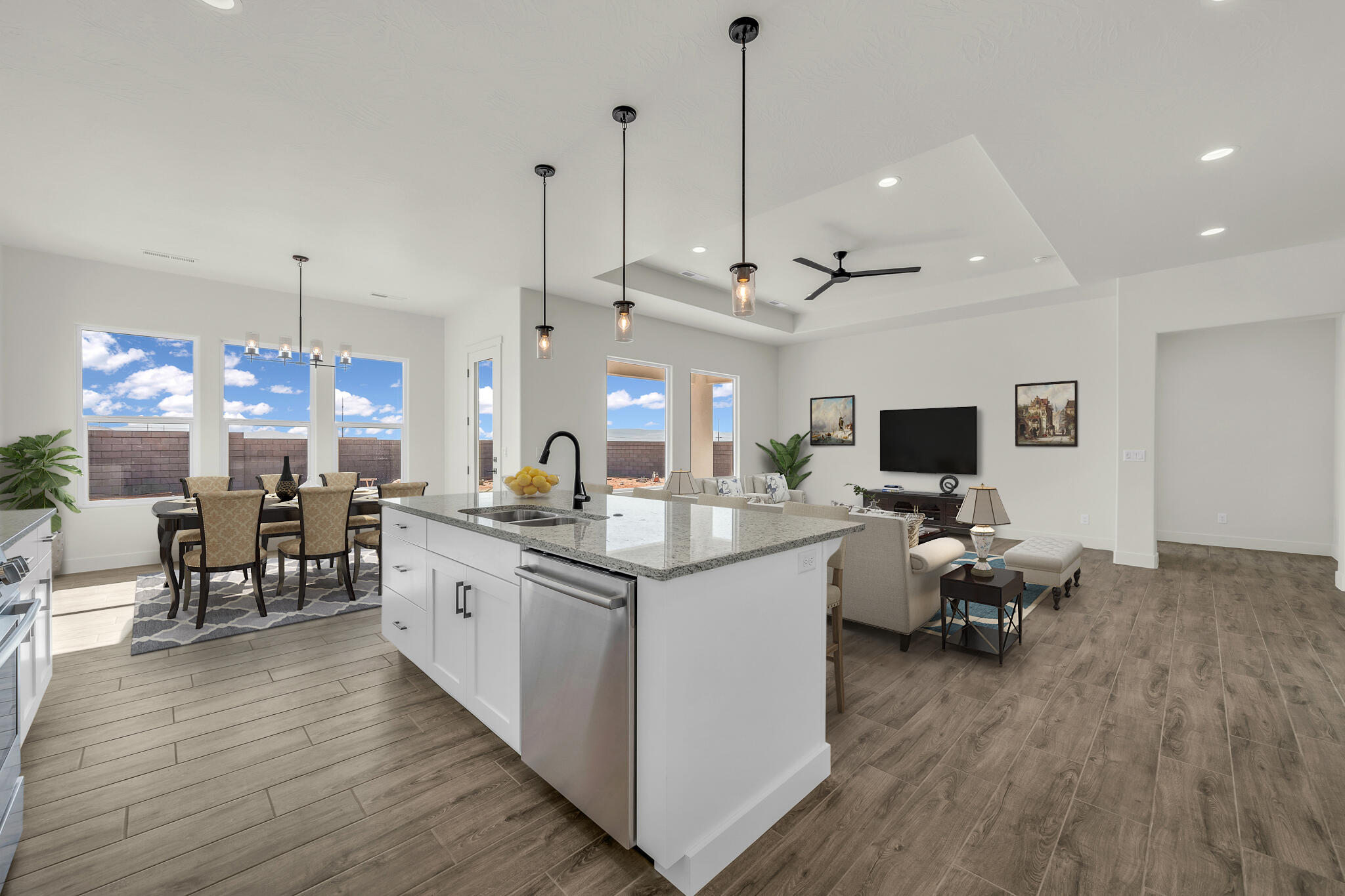 1332 E Mountain Ridge DR