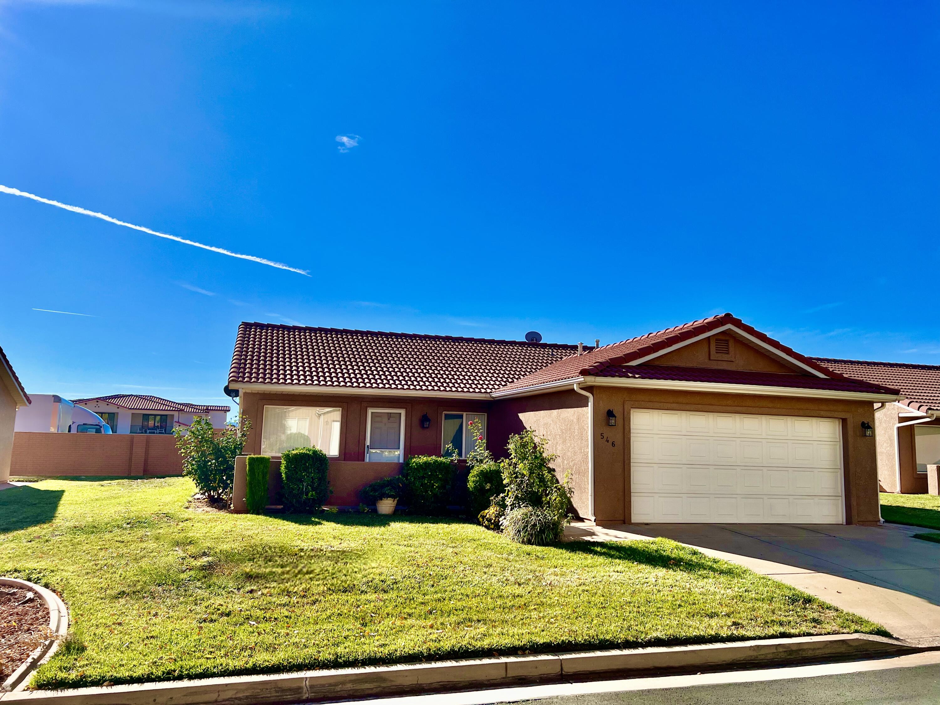 546 E Oasis DR