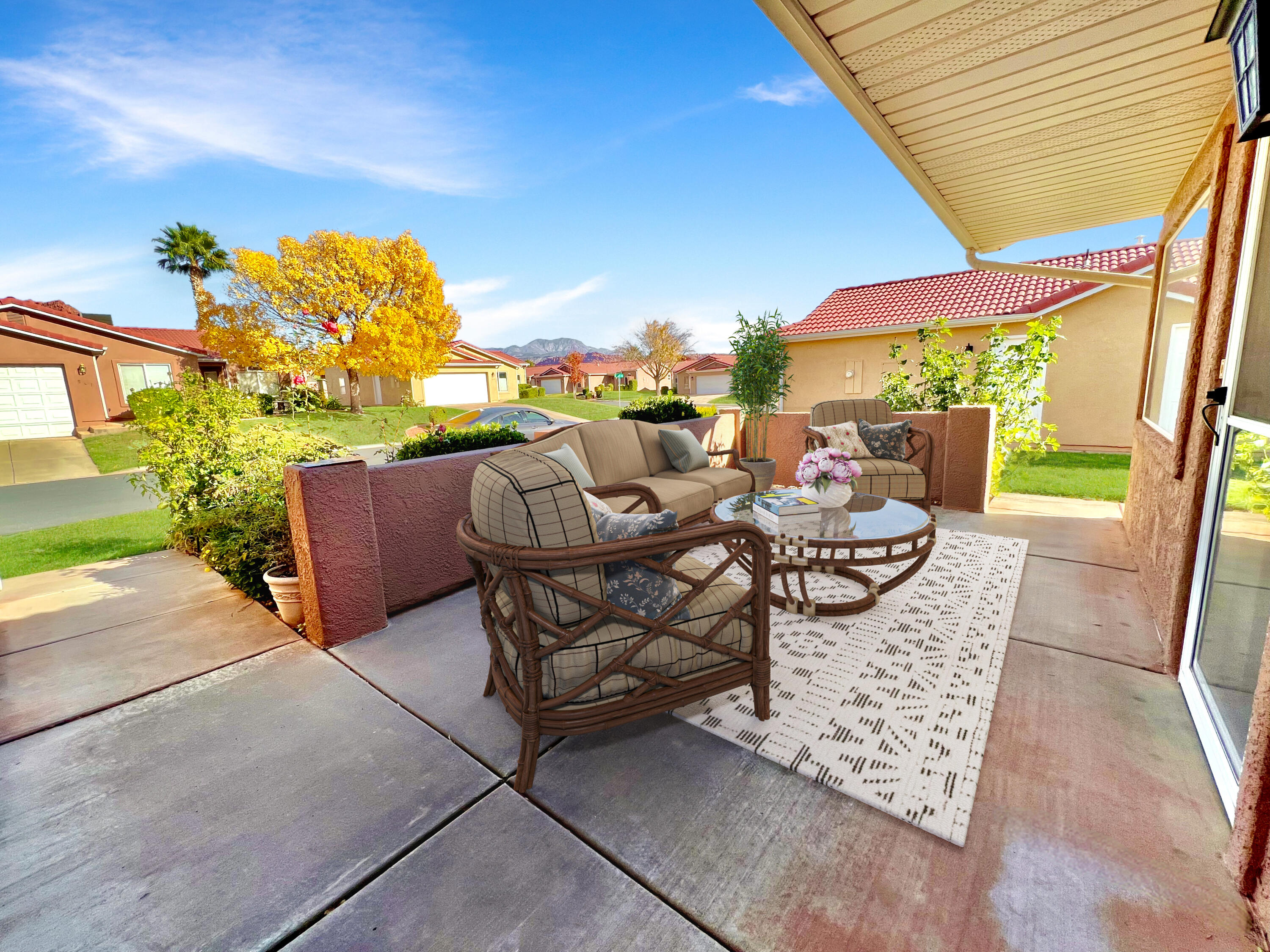 546 E Oasis DR