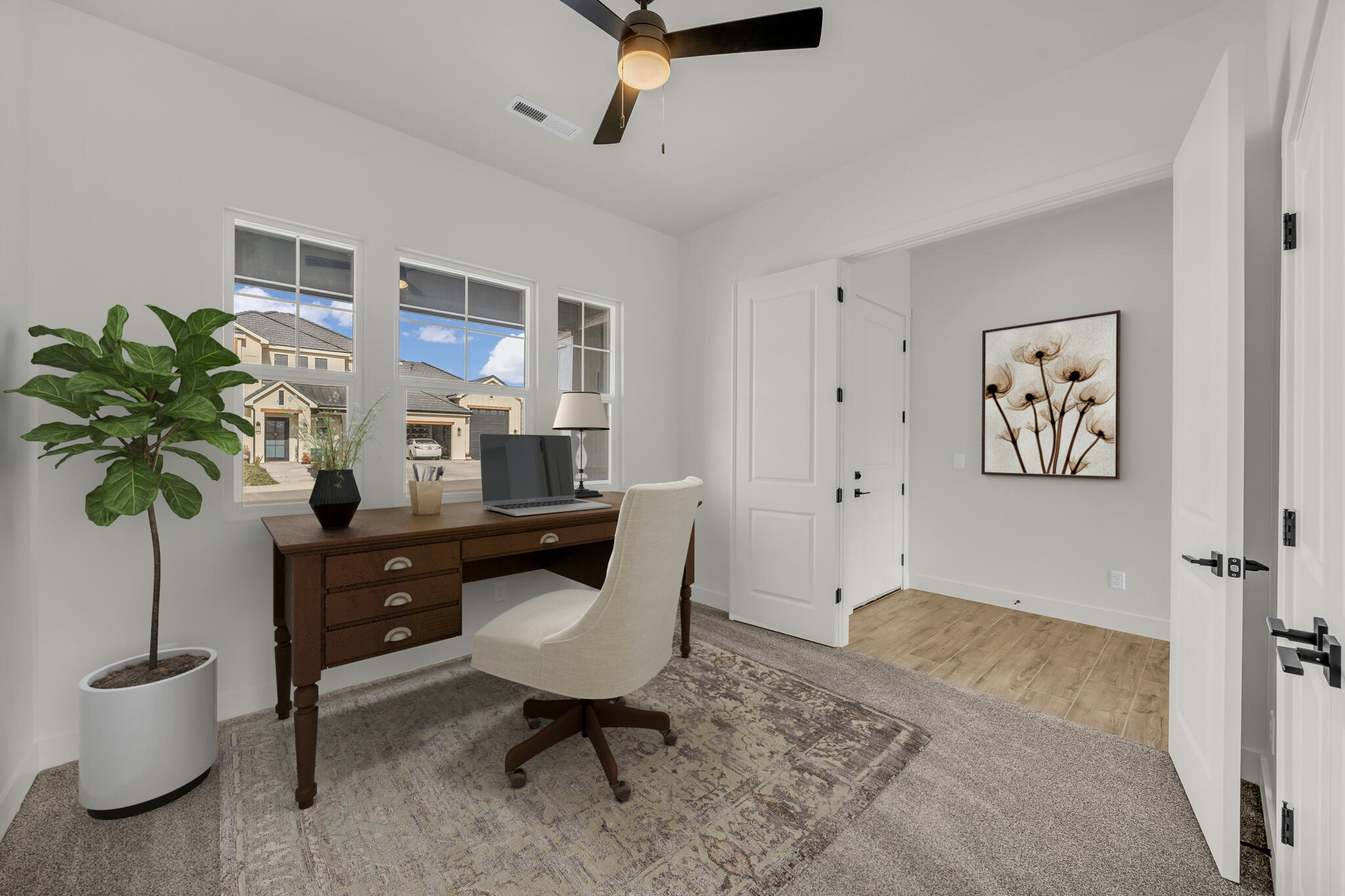 1344 E Mountain Ridge DR