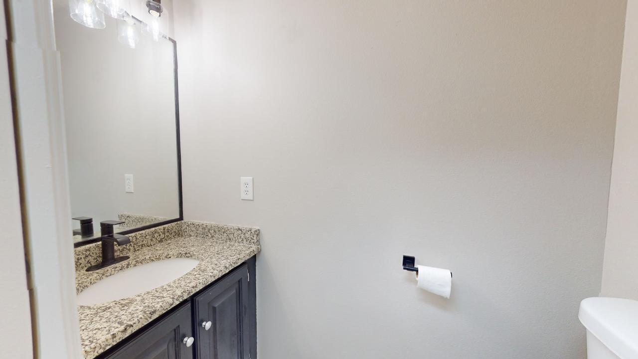 1114 N 1620 W