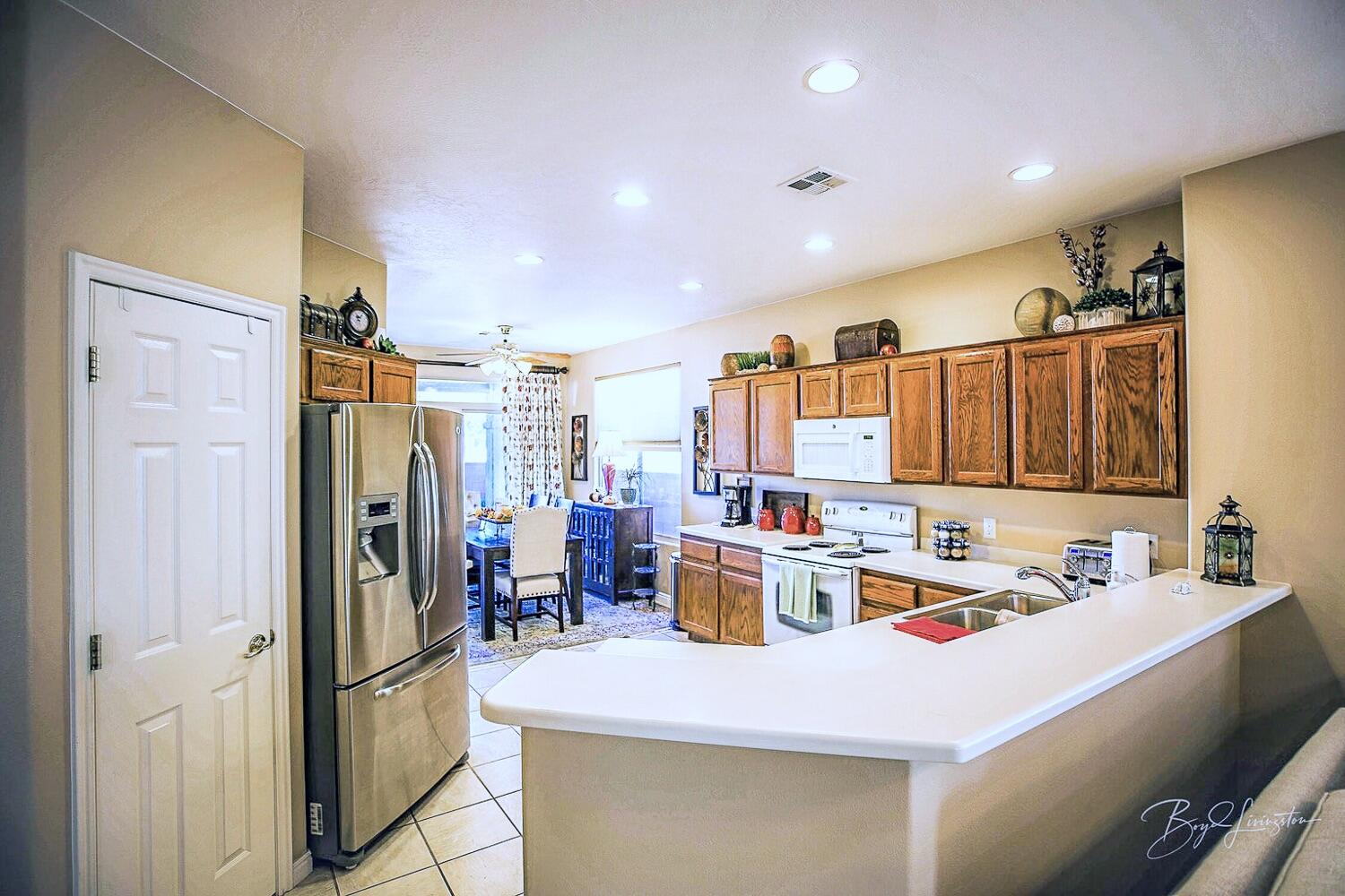 2123 N Sandsage Ave