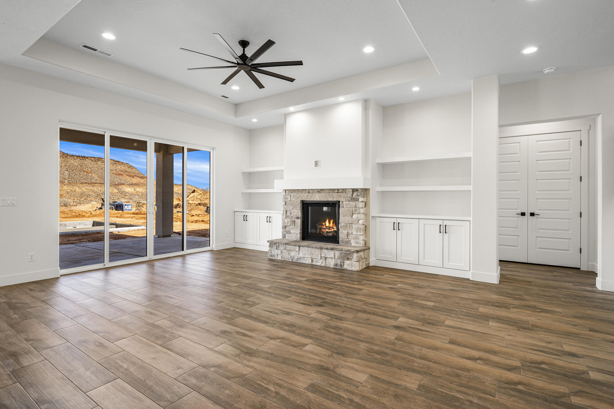 2159 E Sand River LN