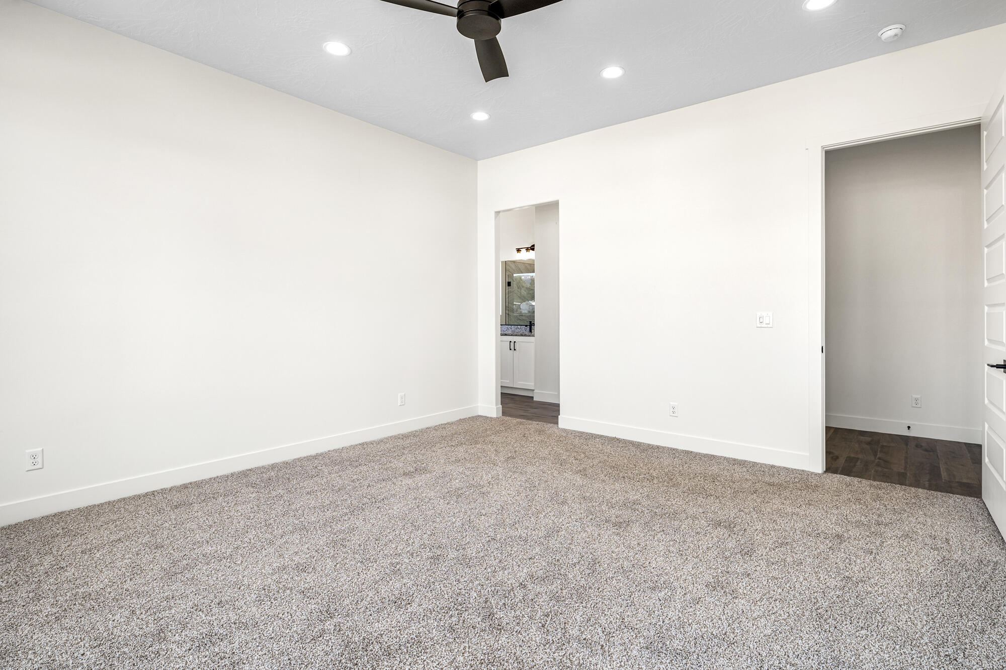 2159 E Sand River LN