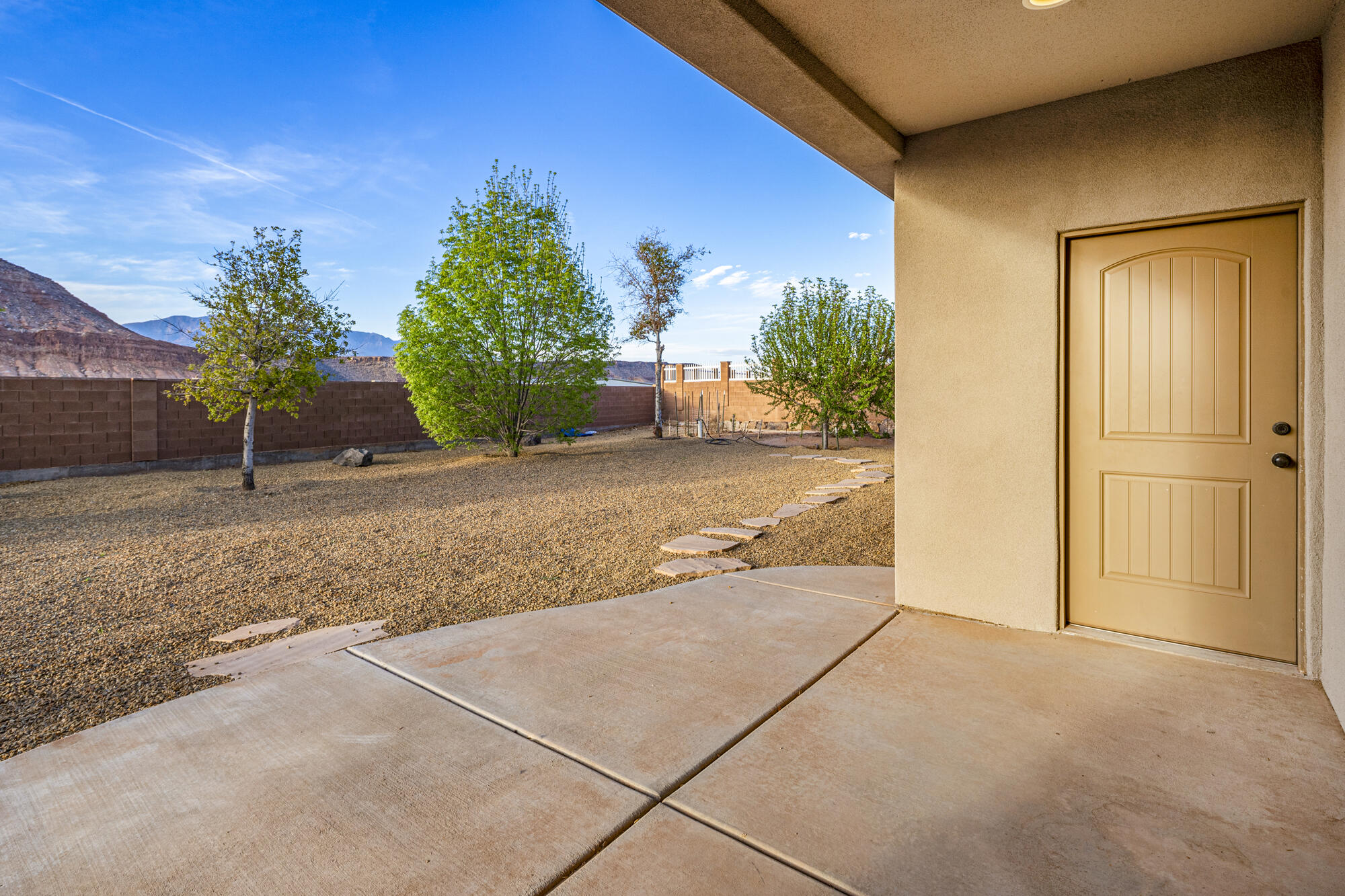 1549 E Scenic Sunrise DR